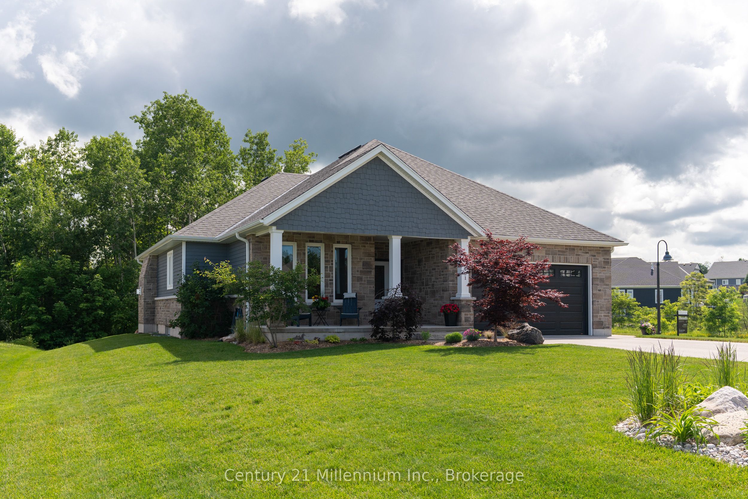 401 Algoma Crescent