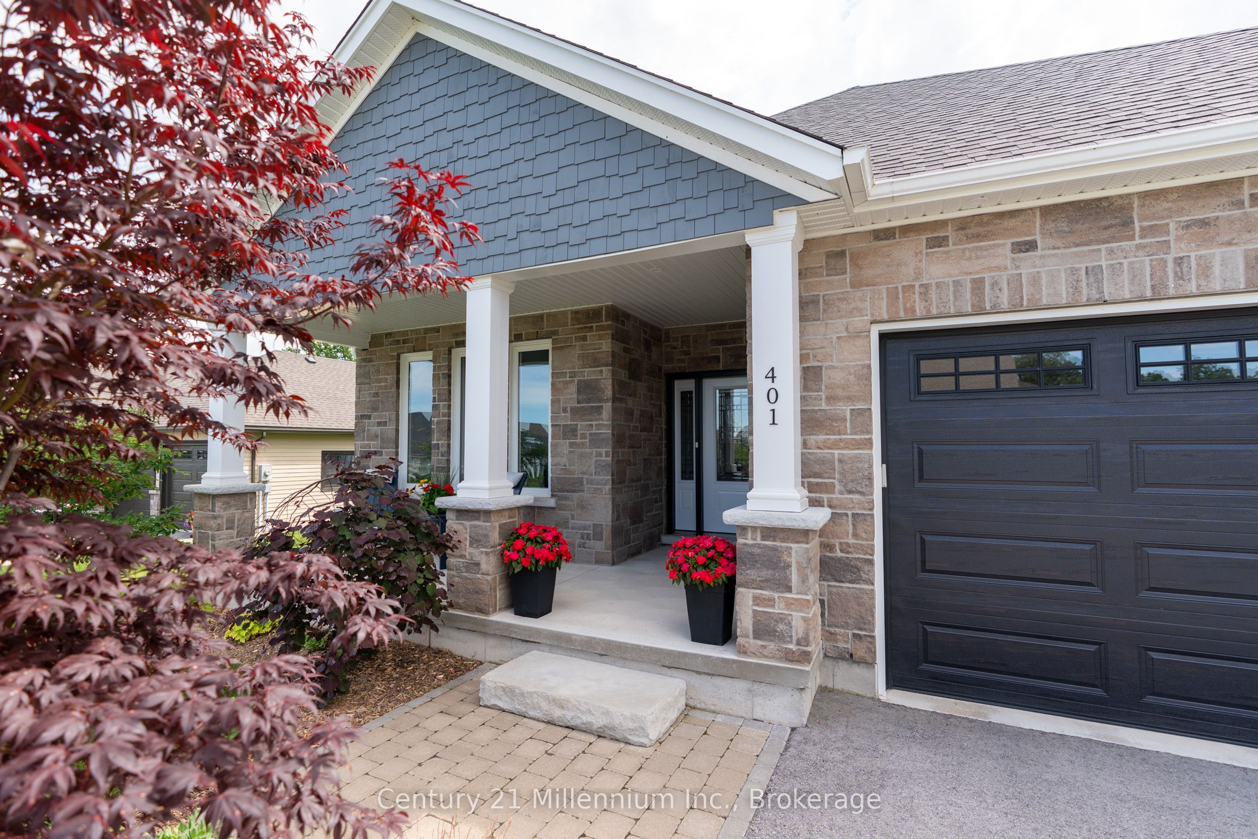 401 Algoma Crescent