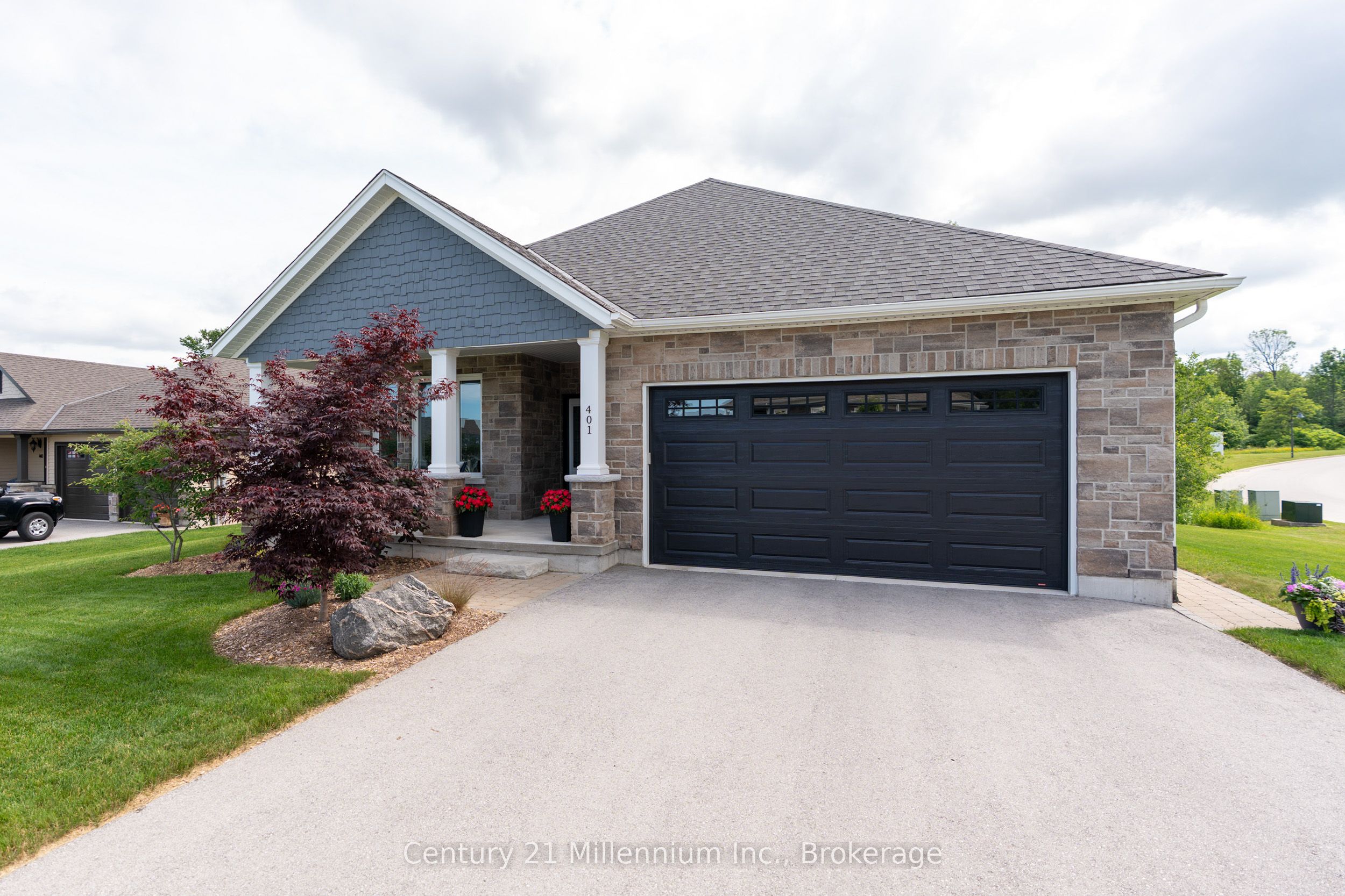 401 Algoma Crescent