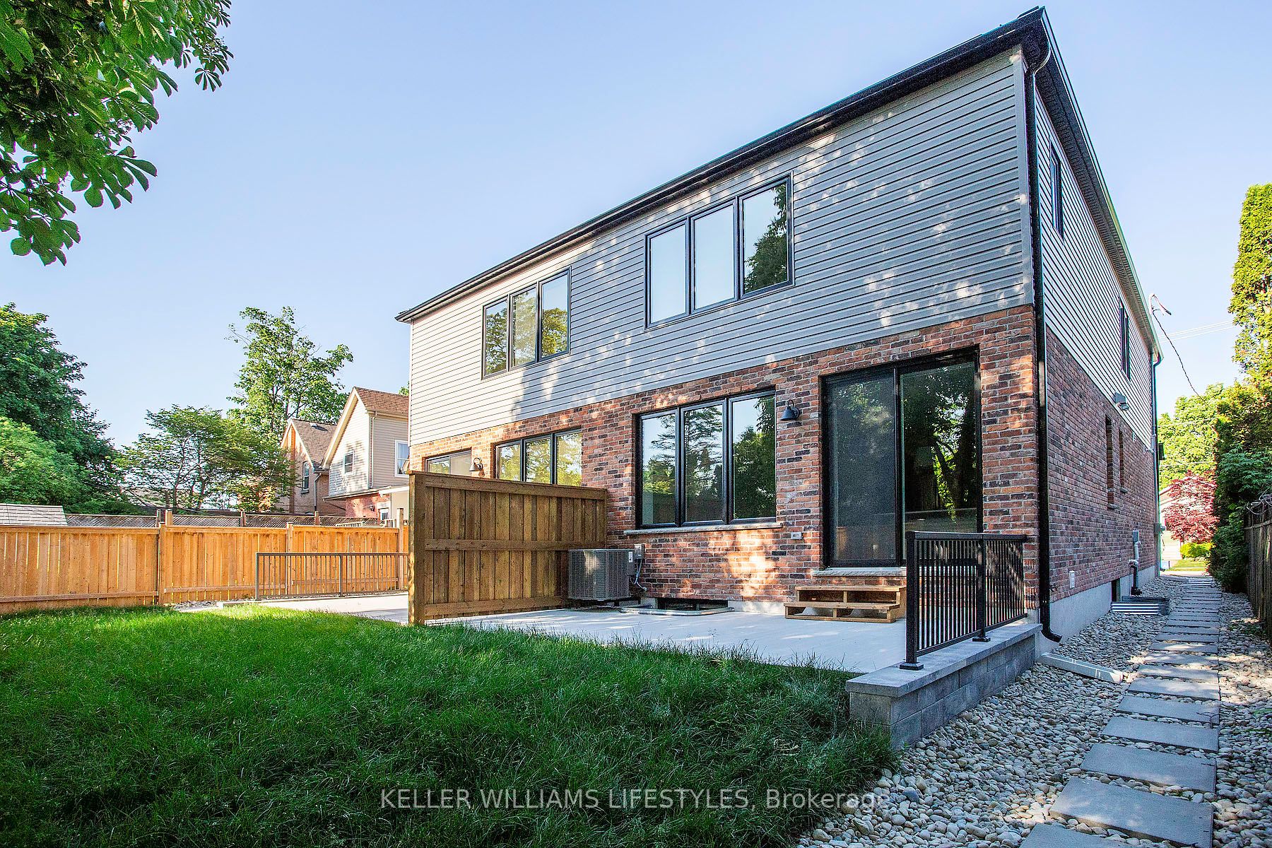 121 Cathcart Street