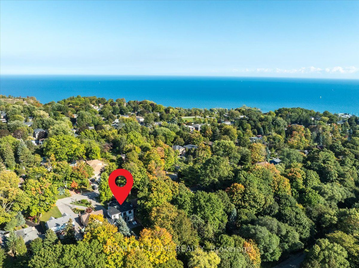 64 Larwood Boulevard