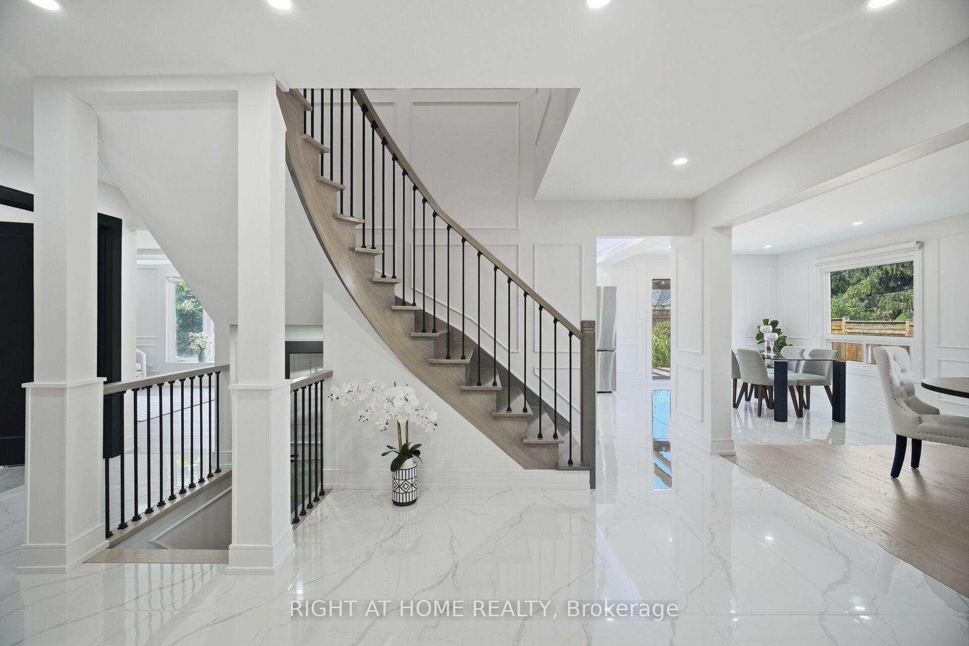 4 Simmons Crescent
