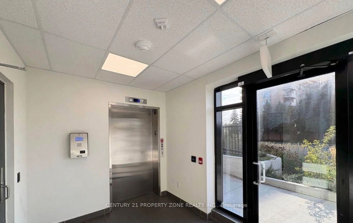 3401 Ridgeway Drive 301