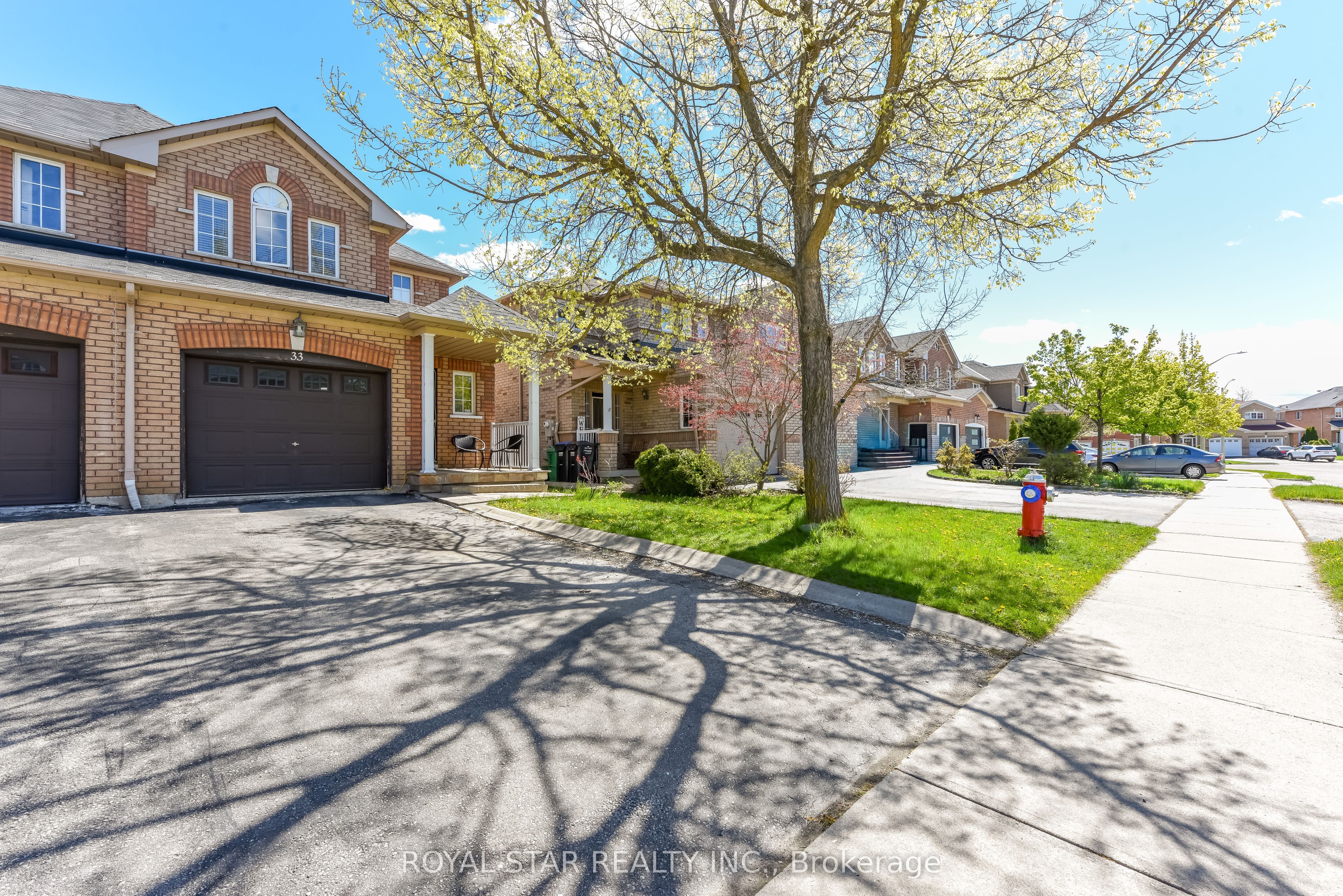 33 Coppermill Drive