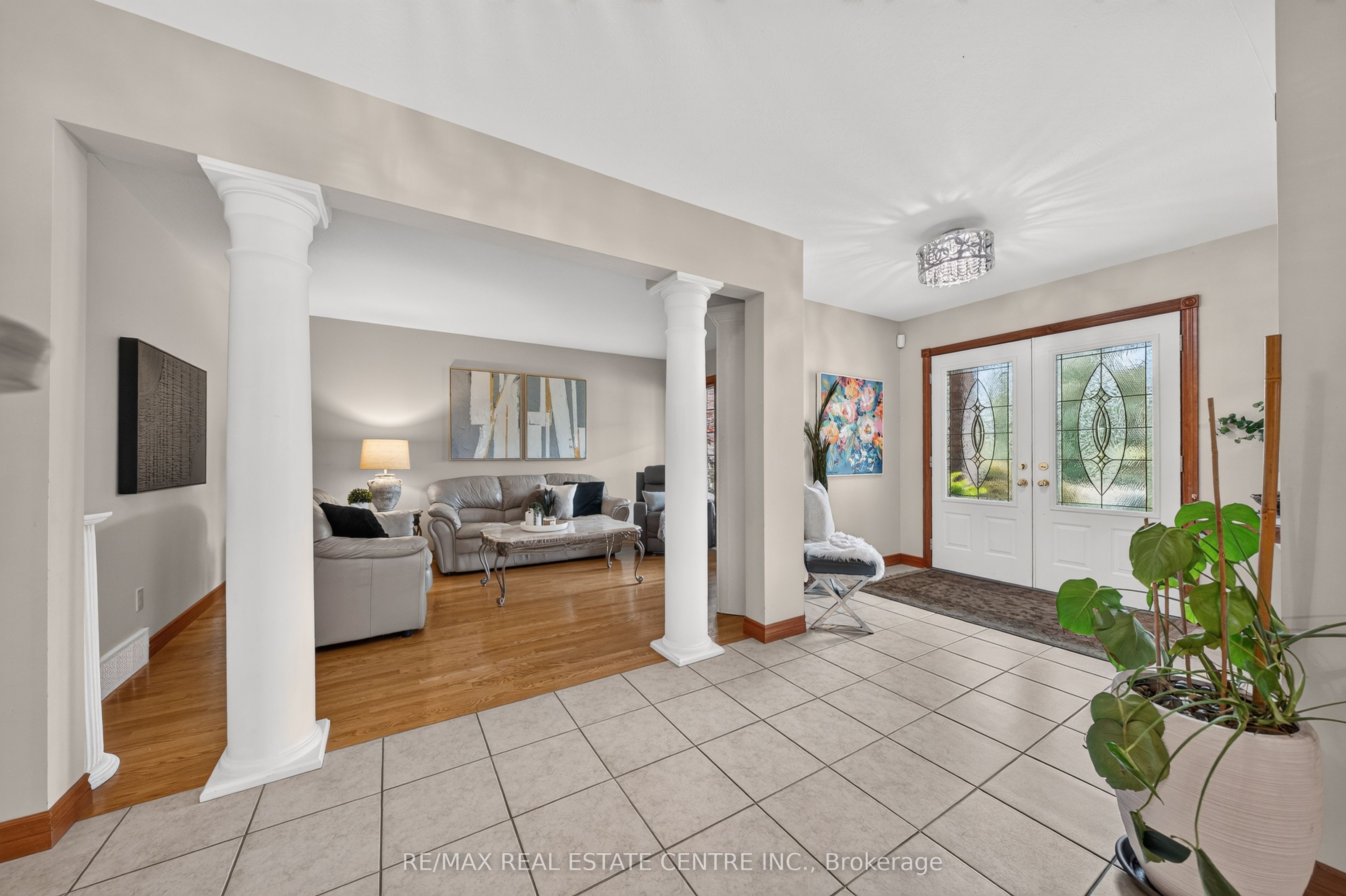 52 Archwood Crescent