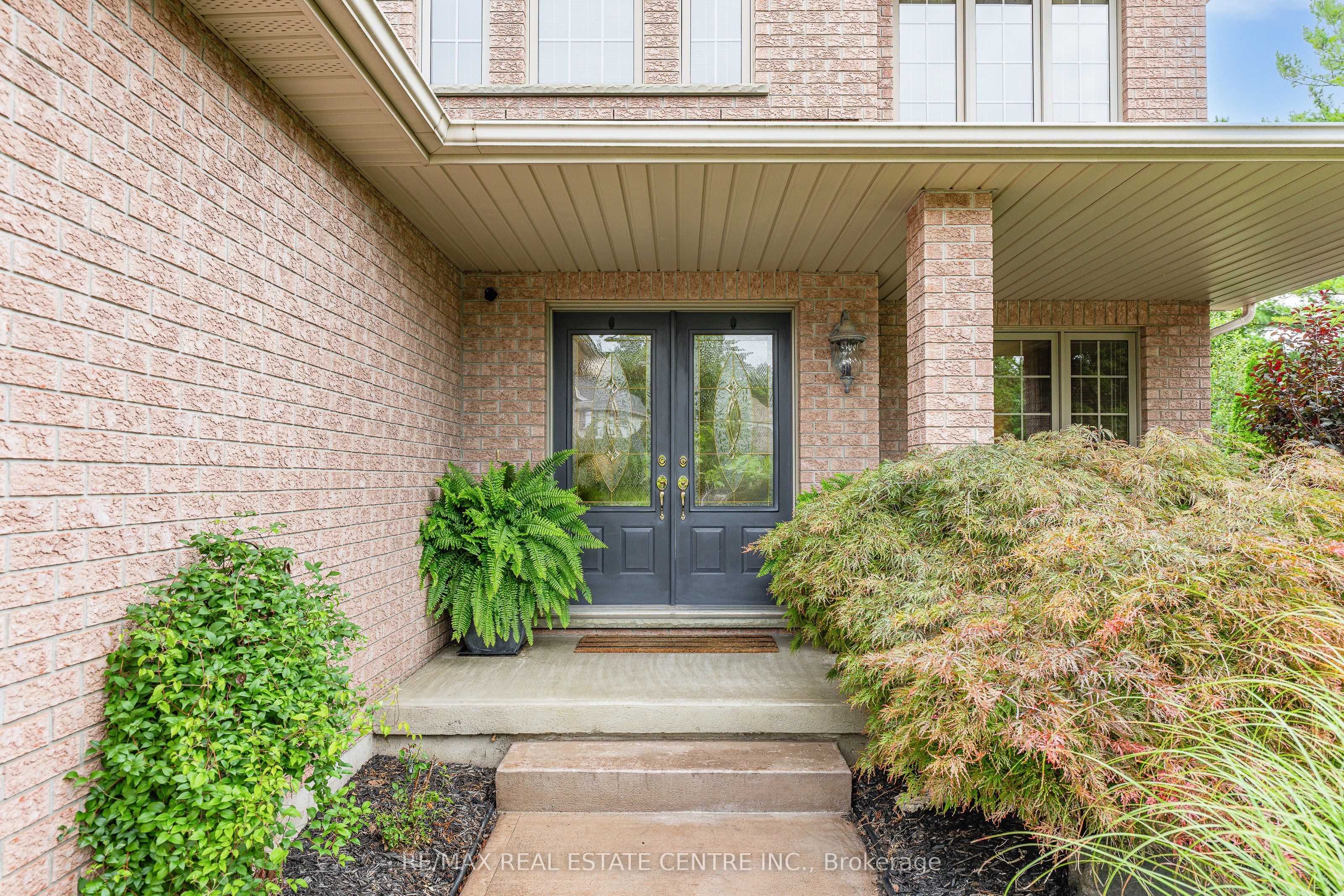 52 Archwood Crescent