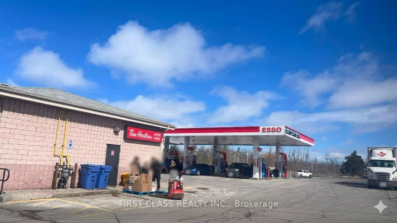 2976 Highway 11 Expressway