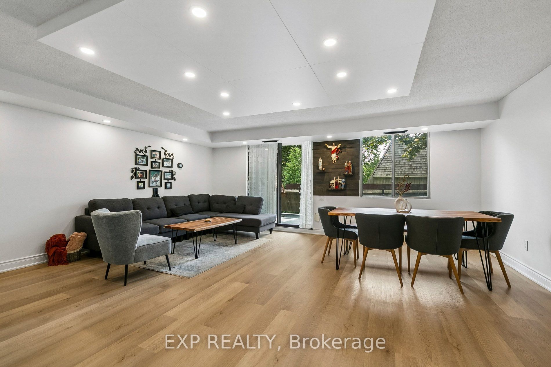 1250 Mississauga Valley Boulevard 29