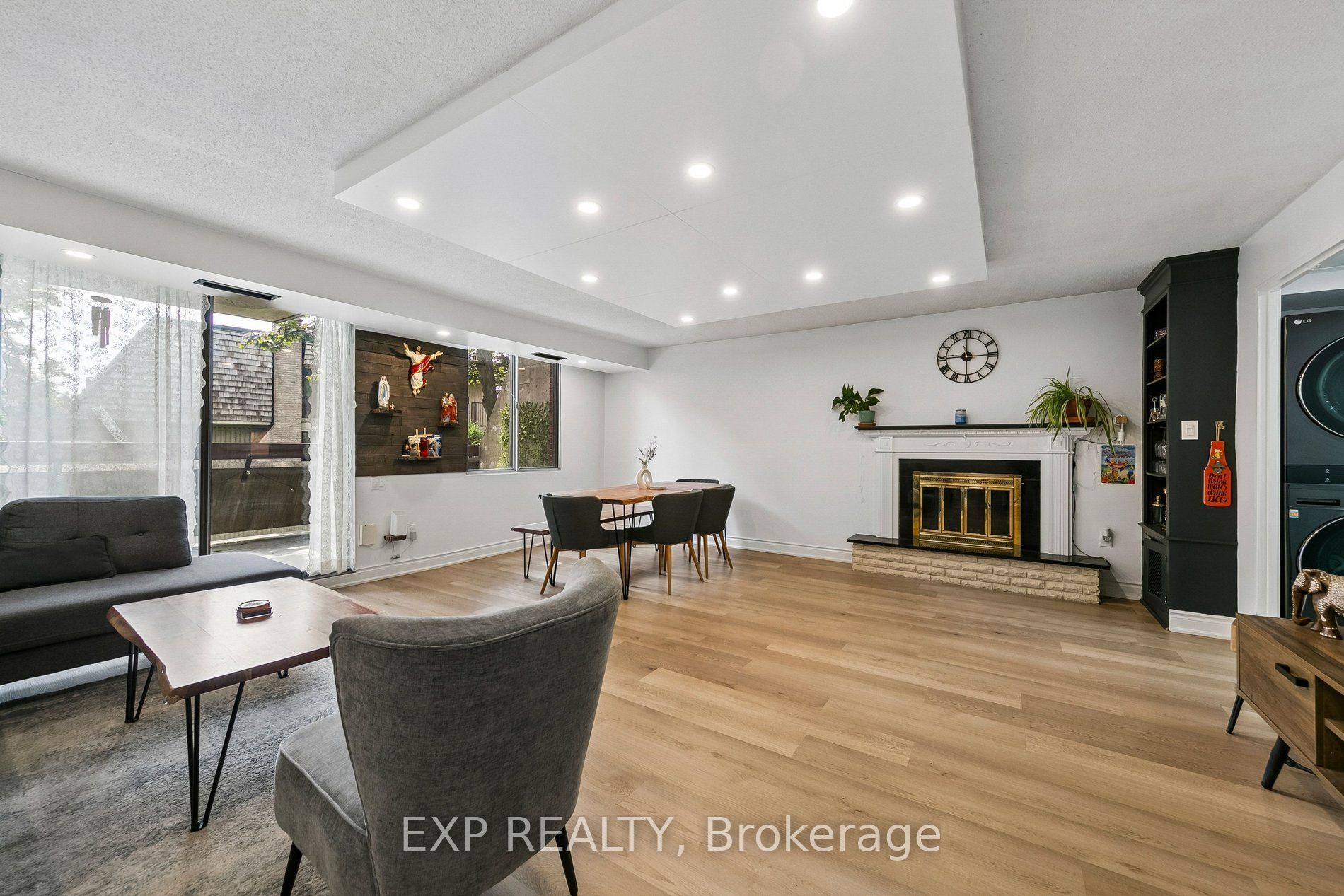 1250 Mississauga Valley Boulevard 29