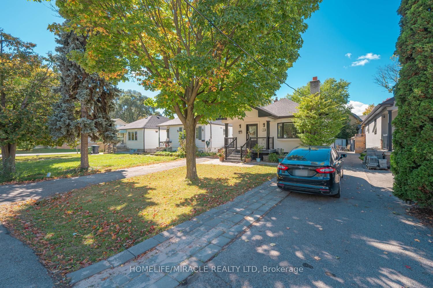 24 Acorn Avenue