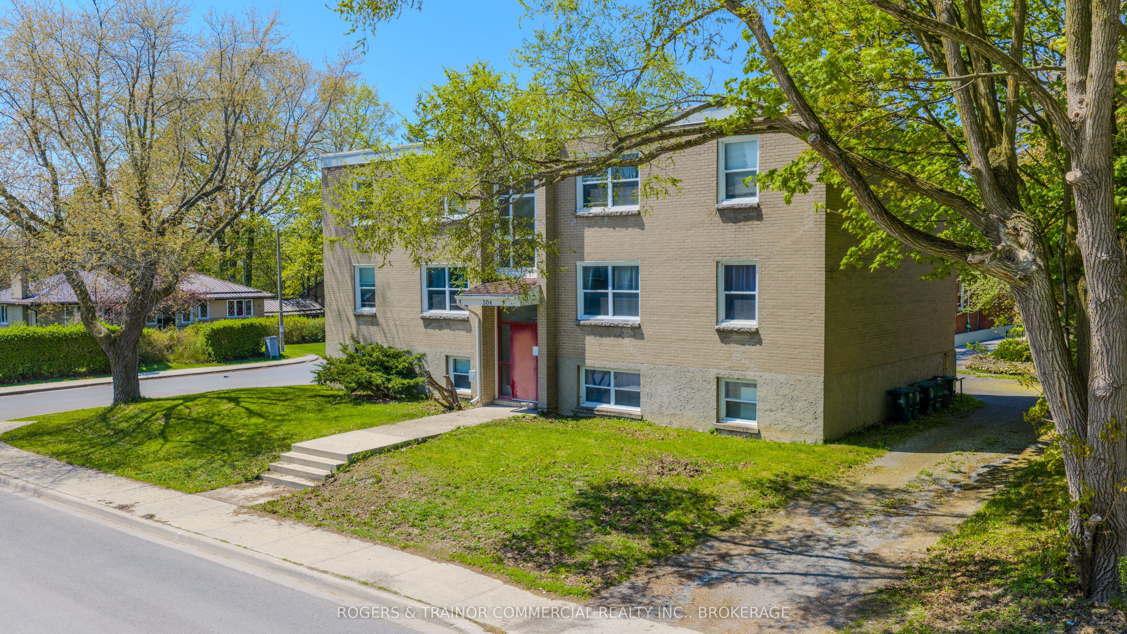 304 Yonge Street