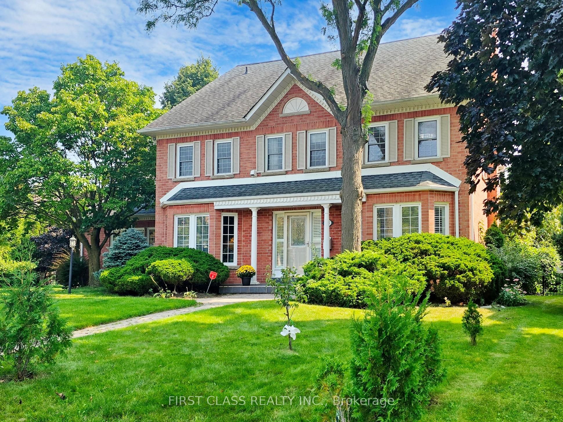125 Longwater Chase