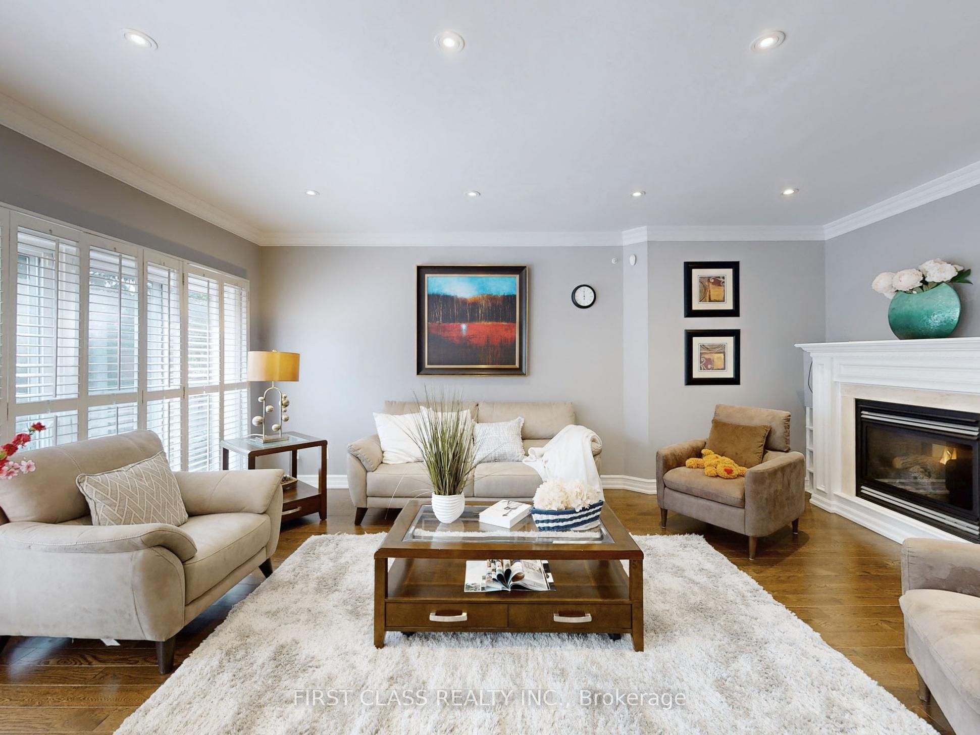 125 Longwater Chase