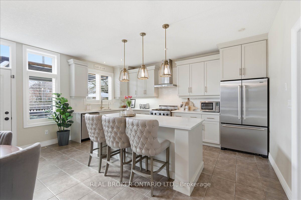 220 JOSEPH SCHOERG Crescent