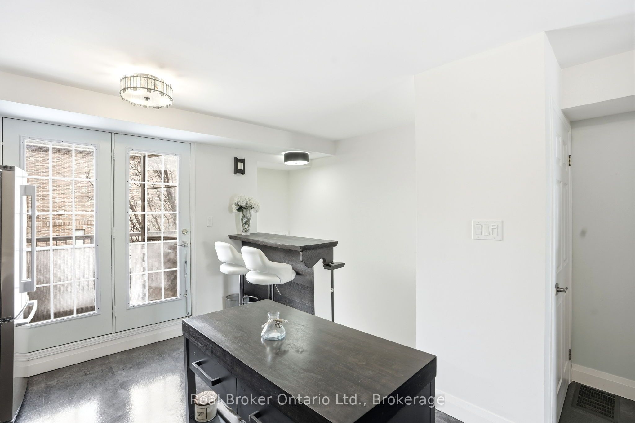 435 ENGLISH ROSE Lane 4