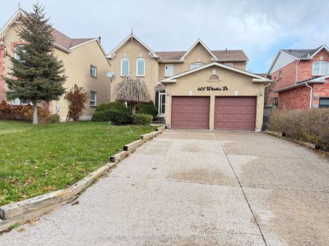 600 Whistler Drive Oshawa ON L1J 8K2