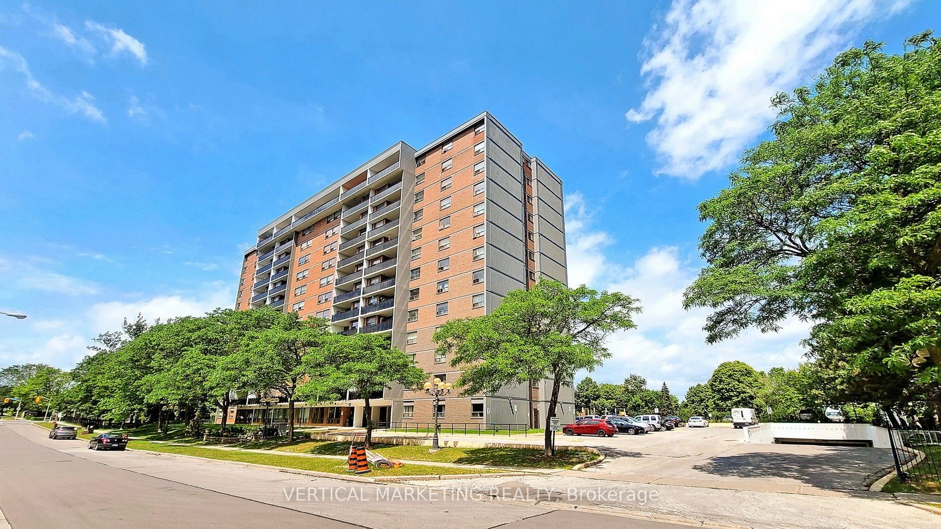 20 Gilder Drive E PH07