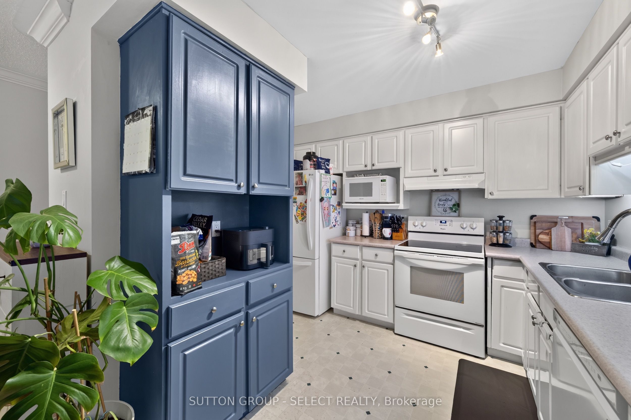 410 Ambleside Drive 21