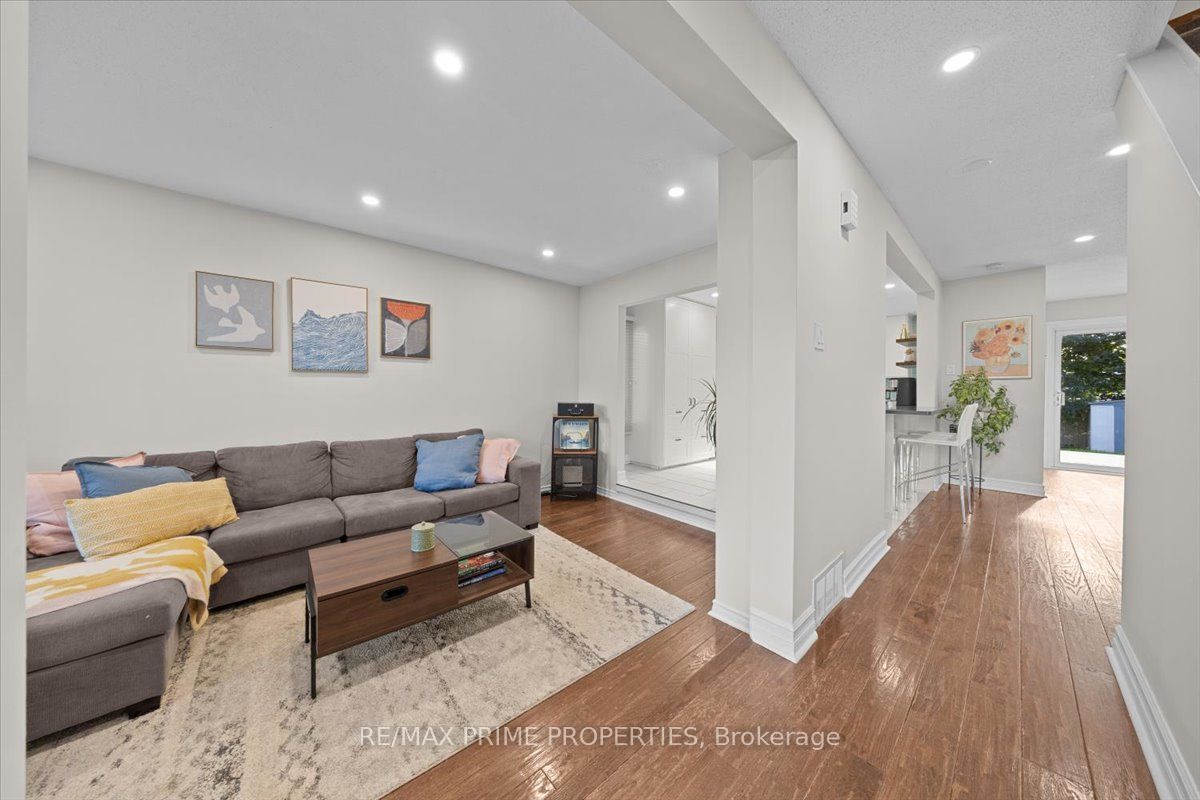 78 Fieldgate Drive