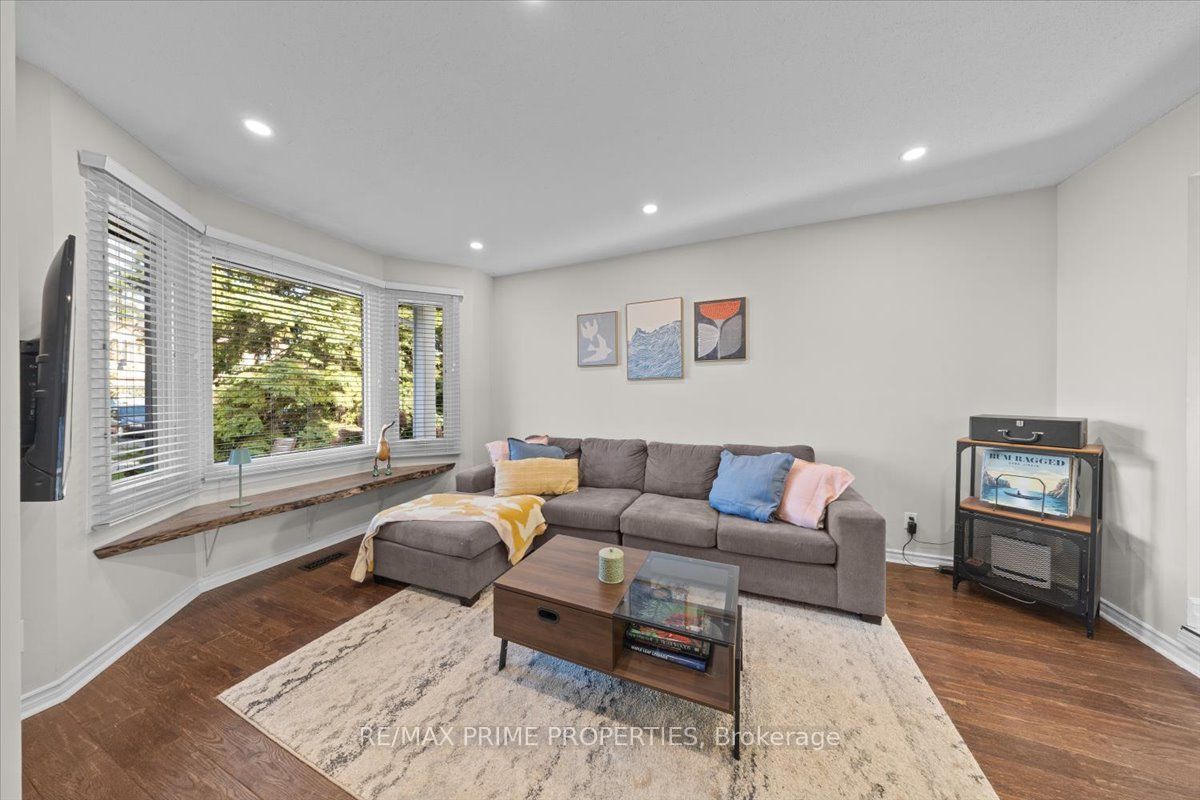 78 Fieldgate Drive