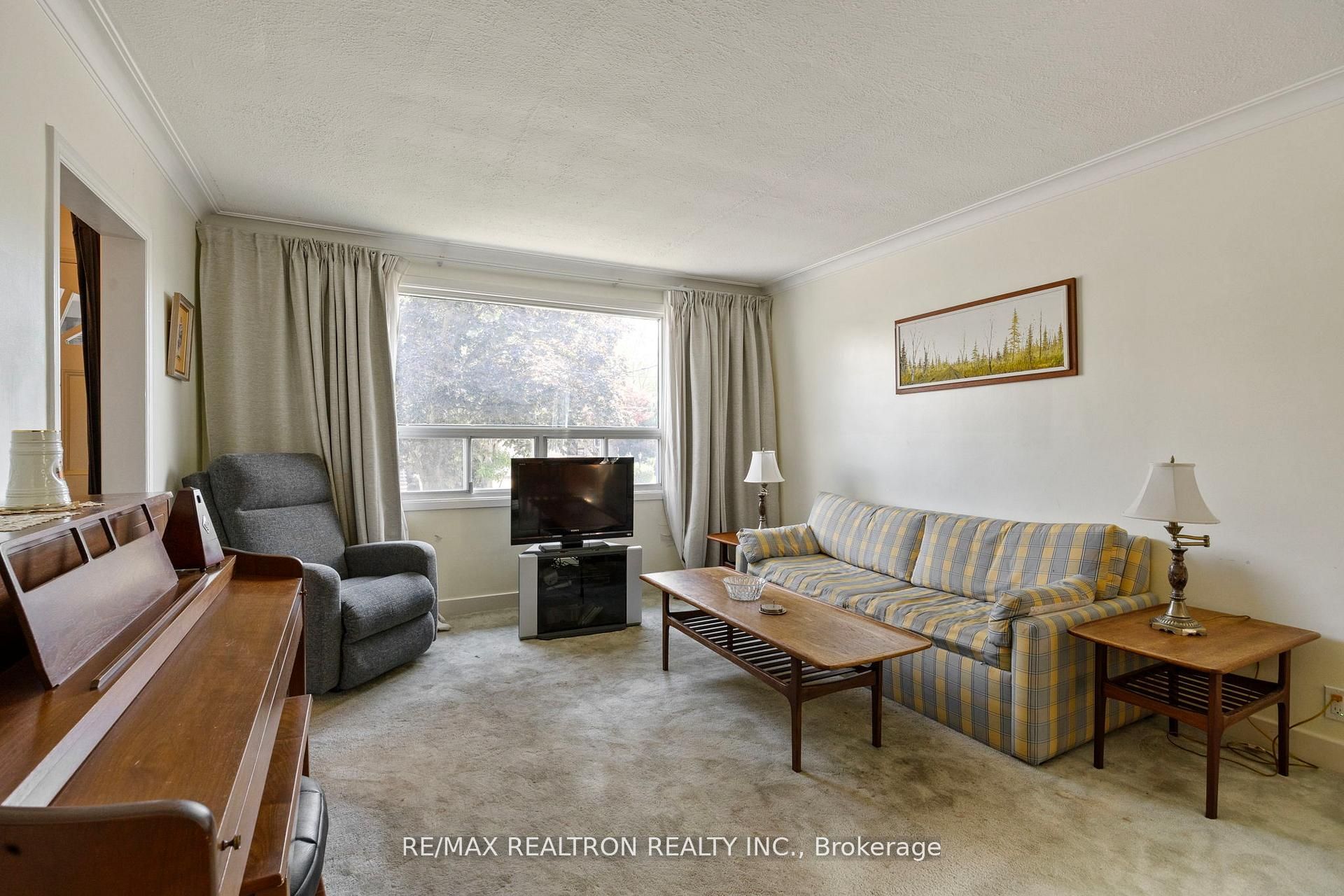 598 Coldstream Avenue