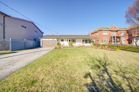 128 Fairglen Avenue Toronto E05 ON M1W 1A7