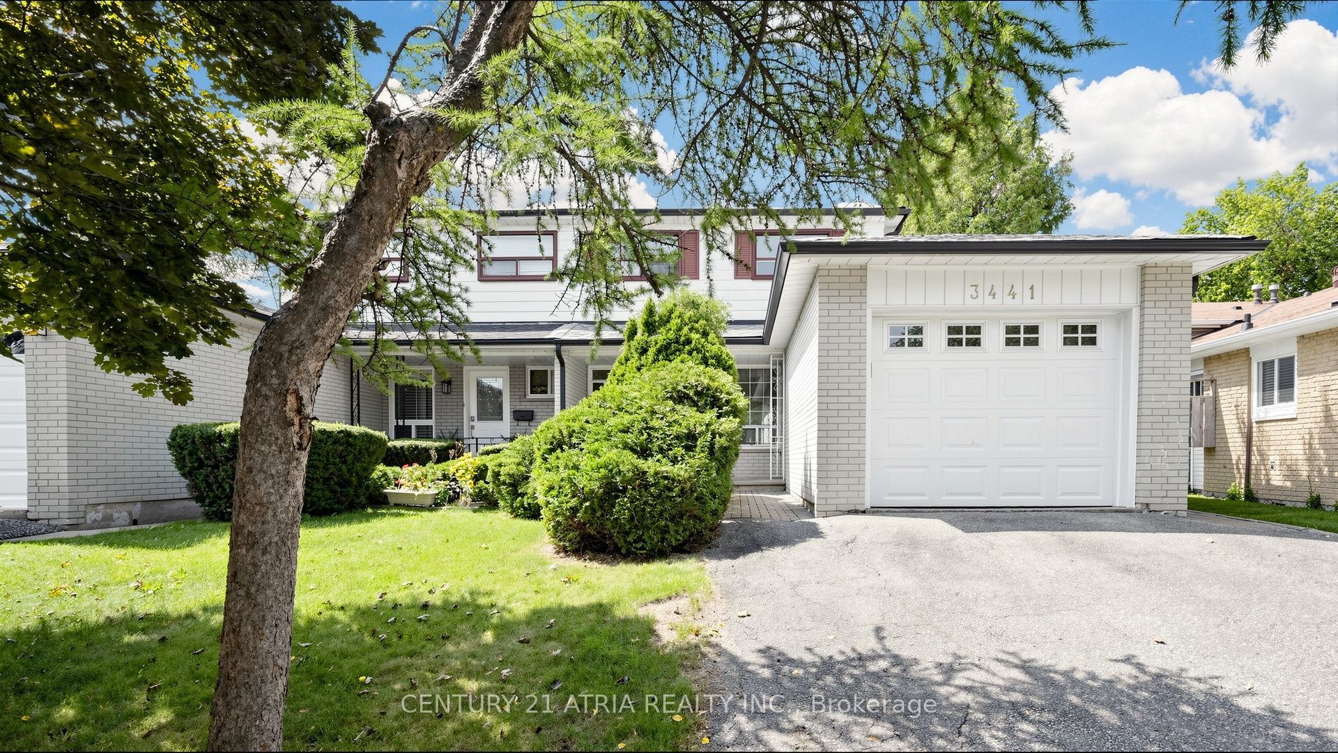 3441 Oakglade Crescent