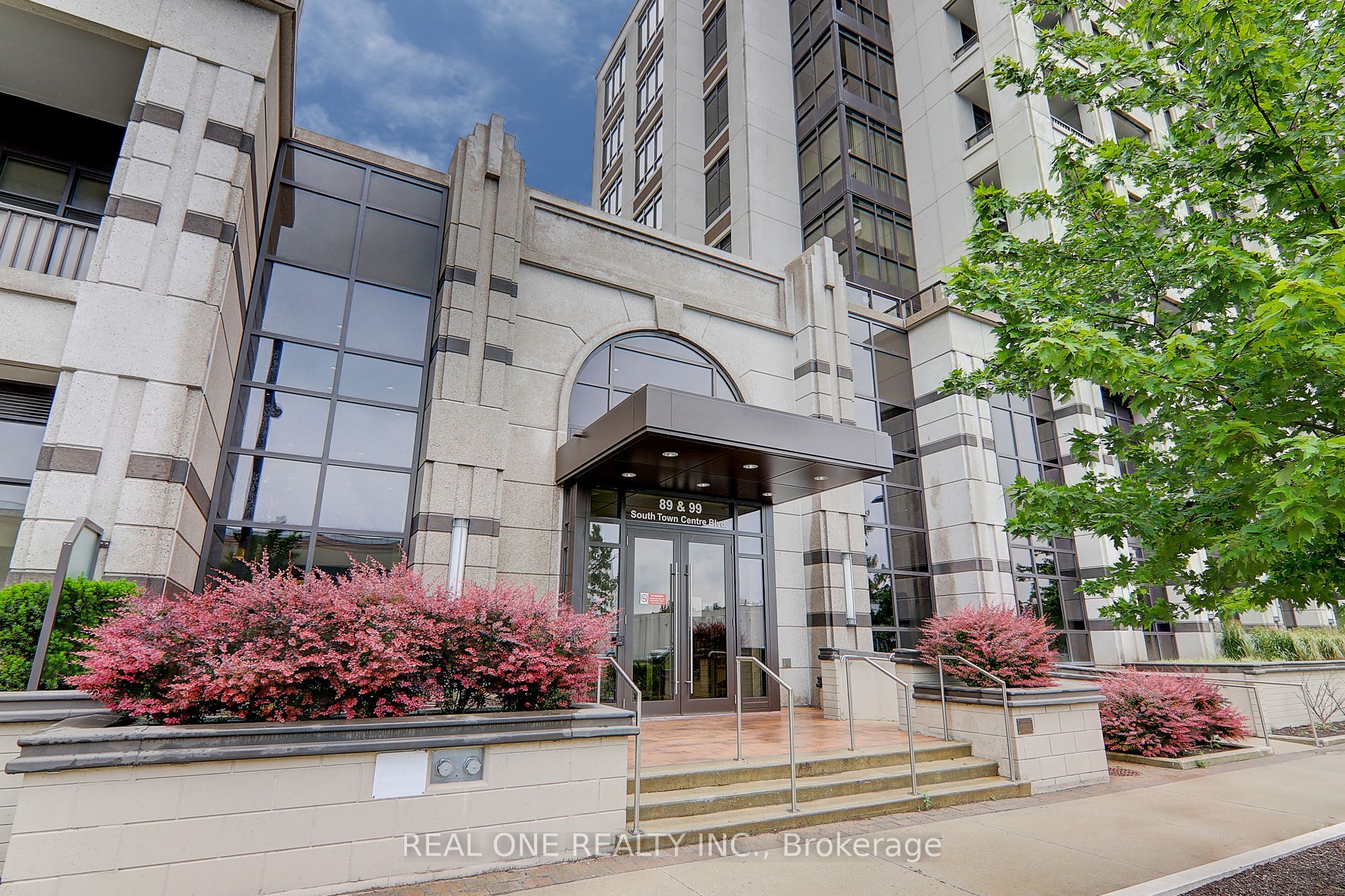 89 South Town Centre Boulevard 606