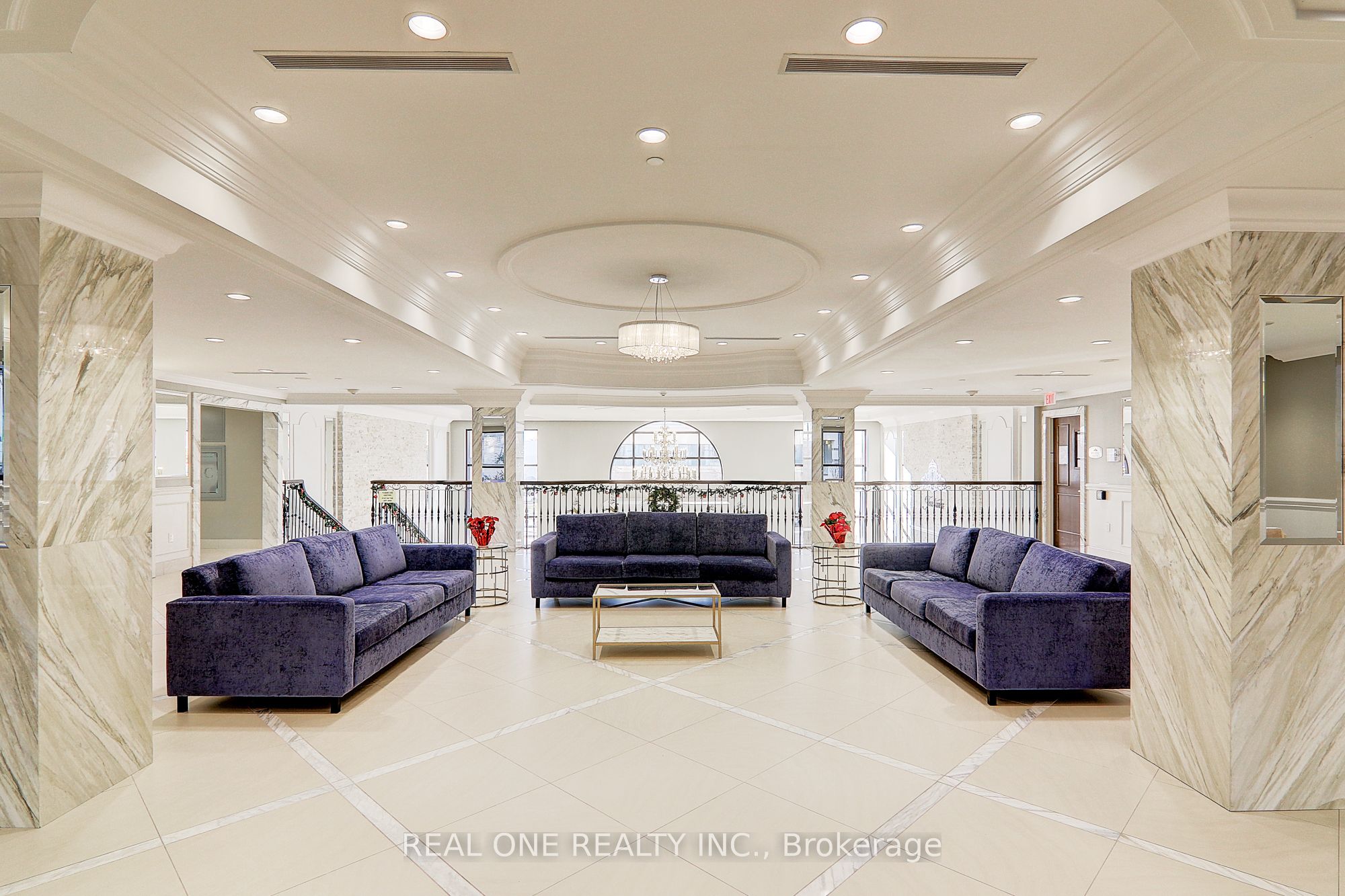 89 South Town Centre Boulevard 606