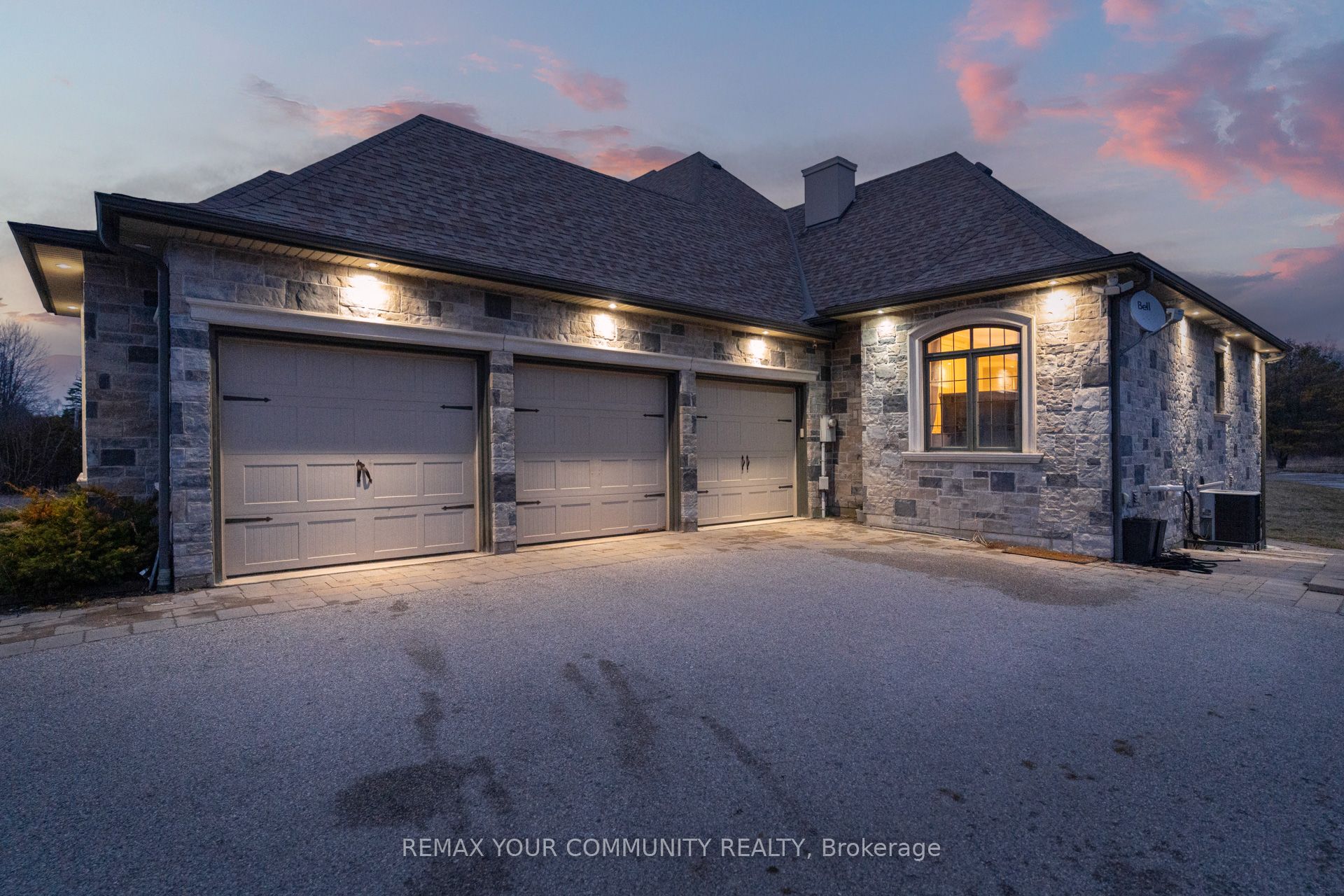 20111 Bathurst Street E