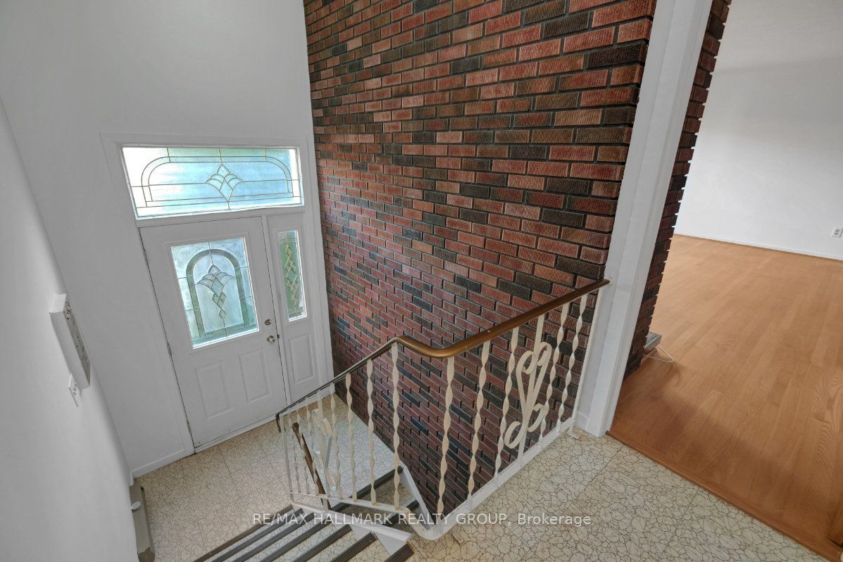 175 Carillon Street