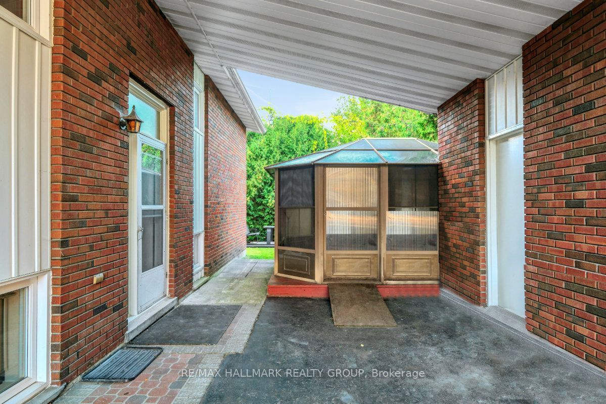 175 Carillon Street