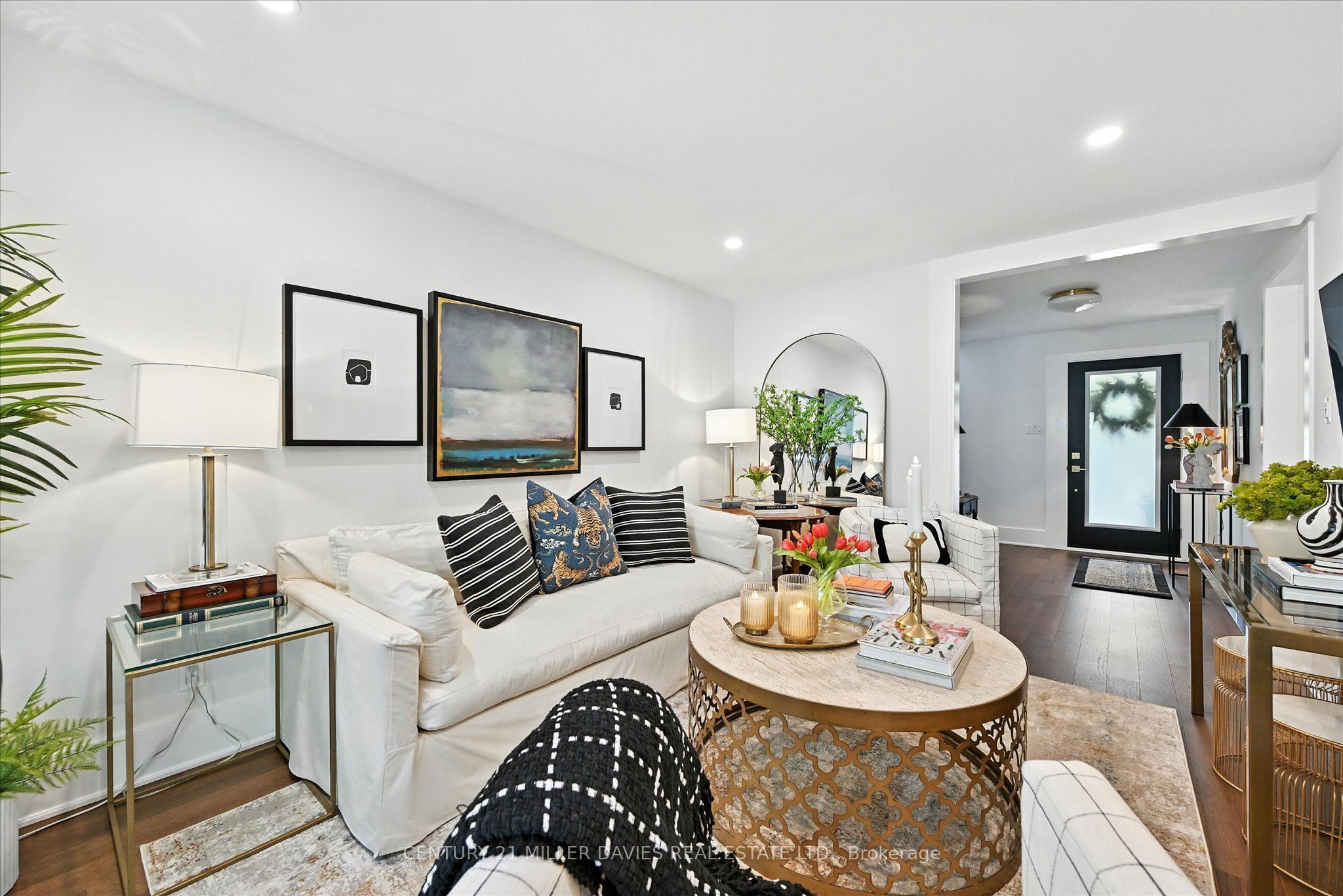445 Woodview Road 3