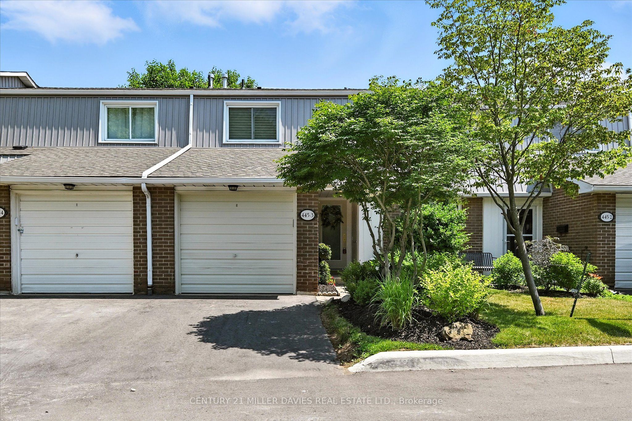 445 Woodview Road 3
