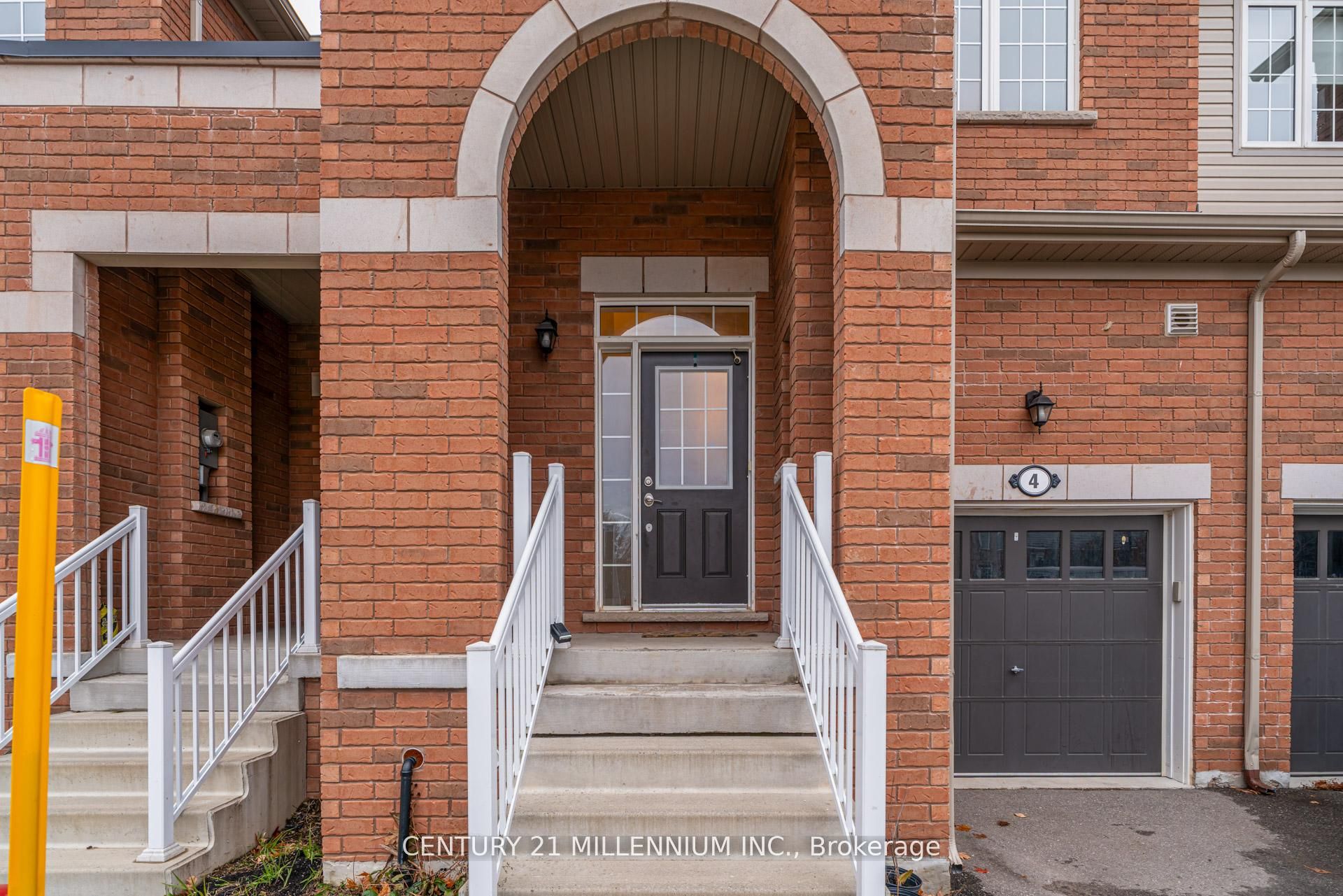 4 Landsborough Street