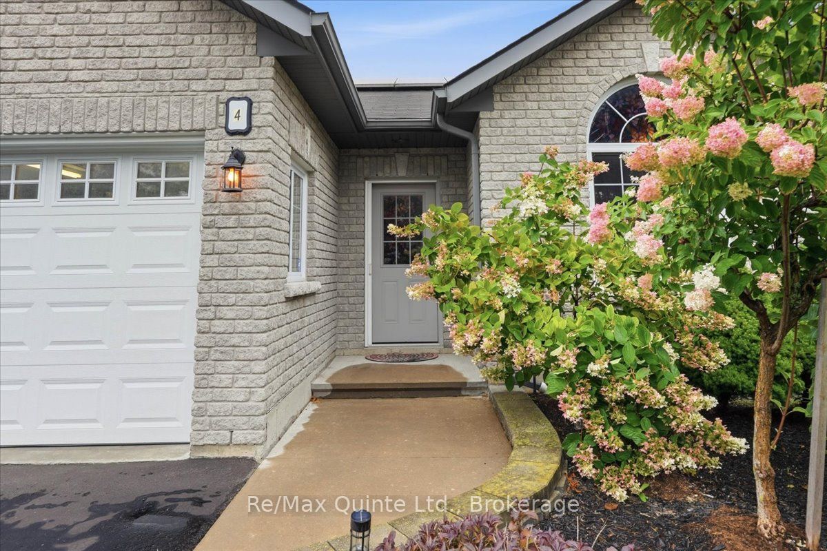 4 Forest Drive
