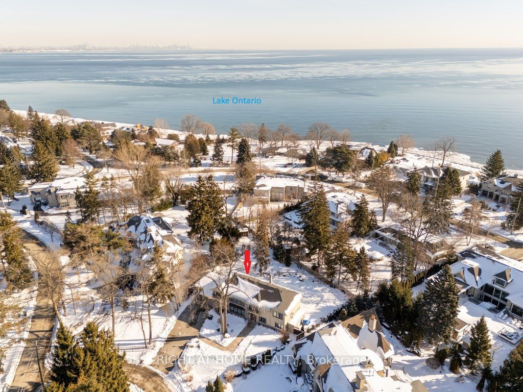 471 Country Club Crescent