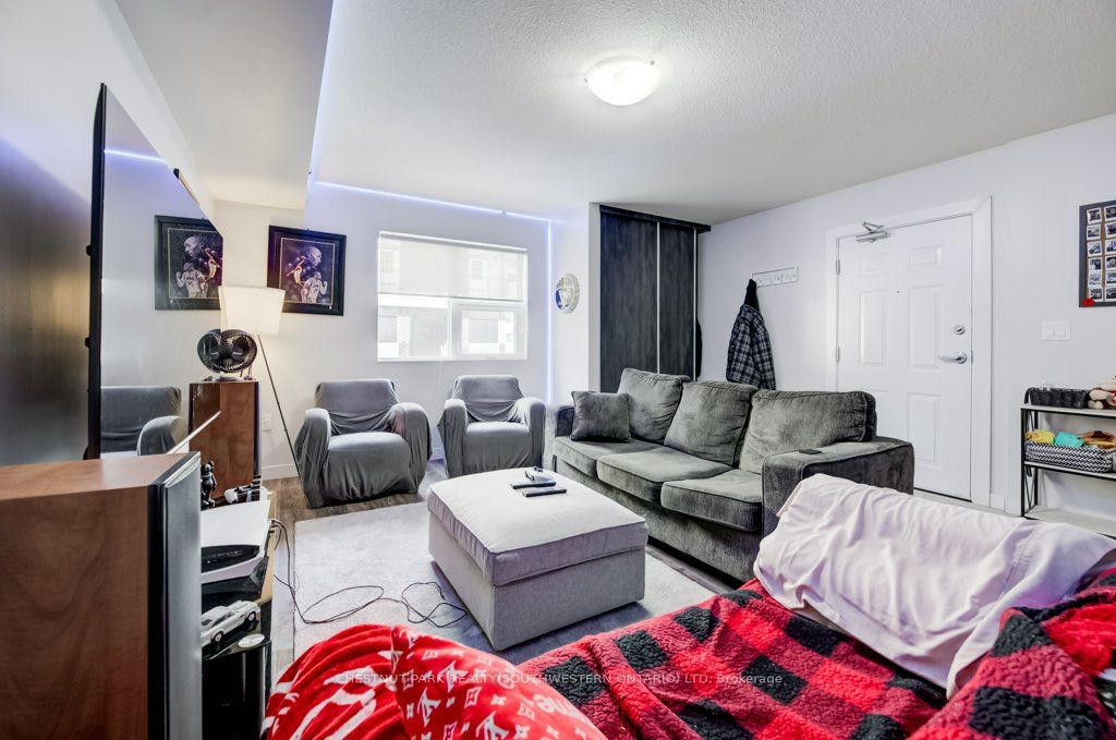 338 Albert Street 114