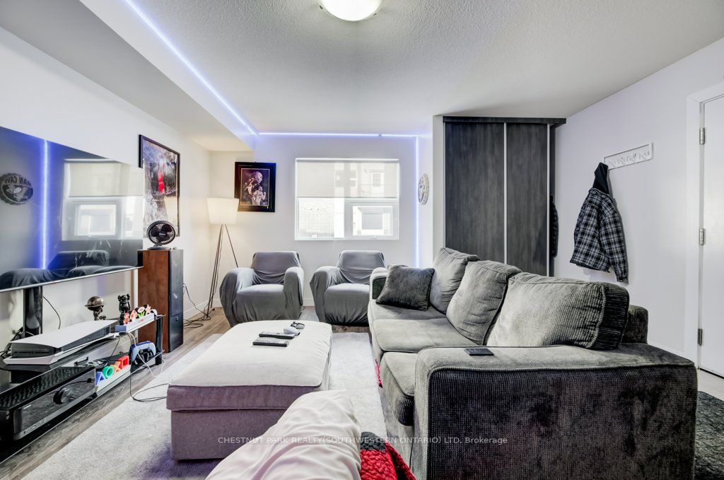 338 Albert Street 114