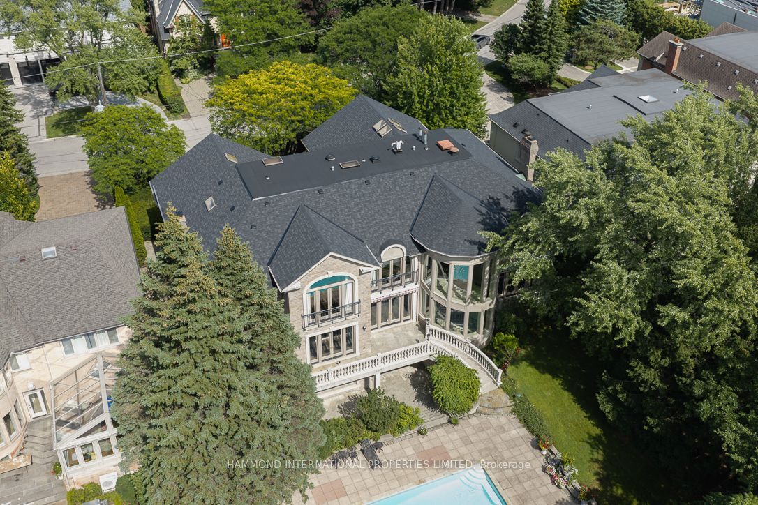 32 Arjay Crescent