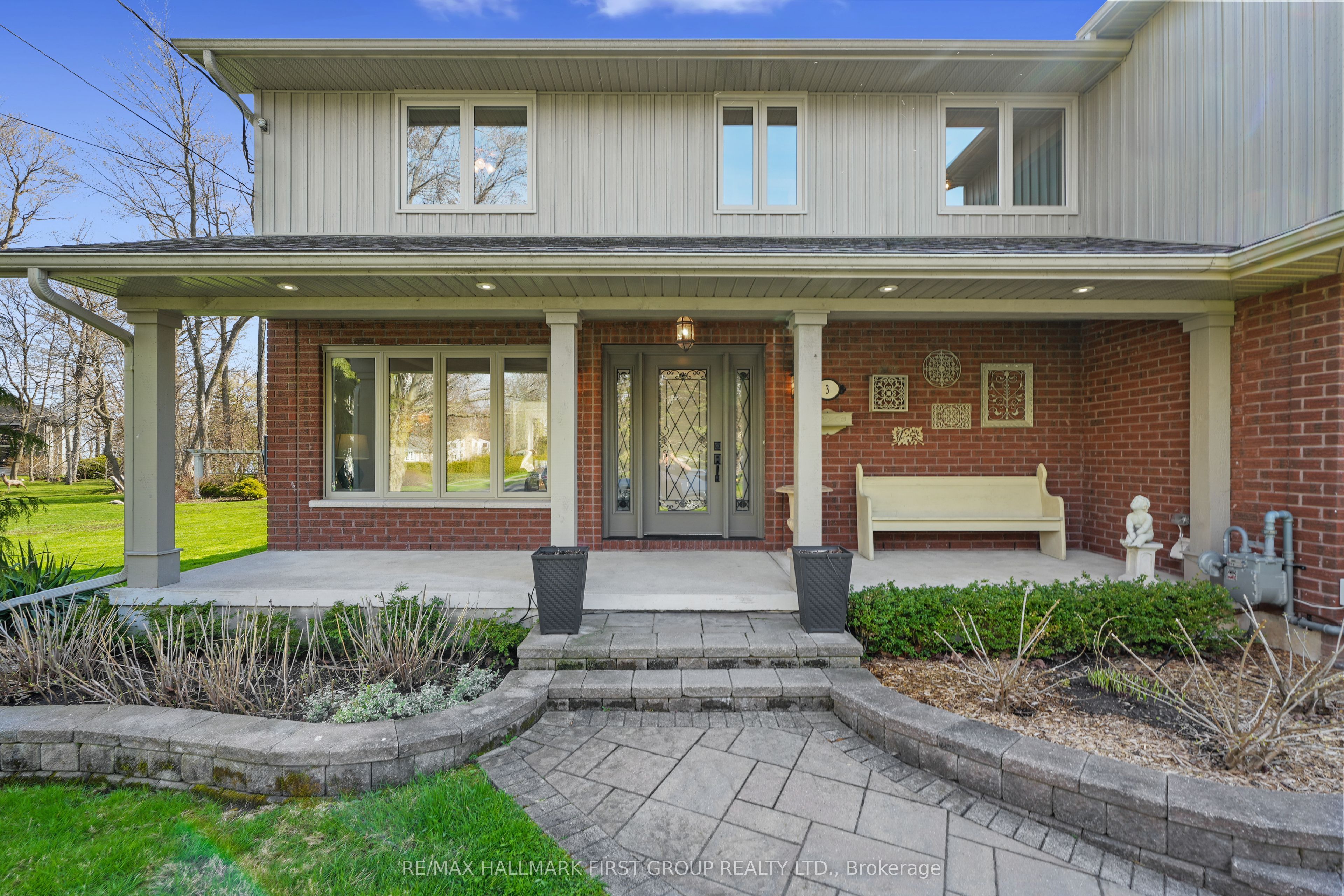 3 Hamilton Court