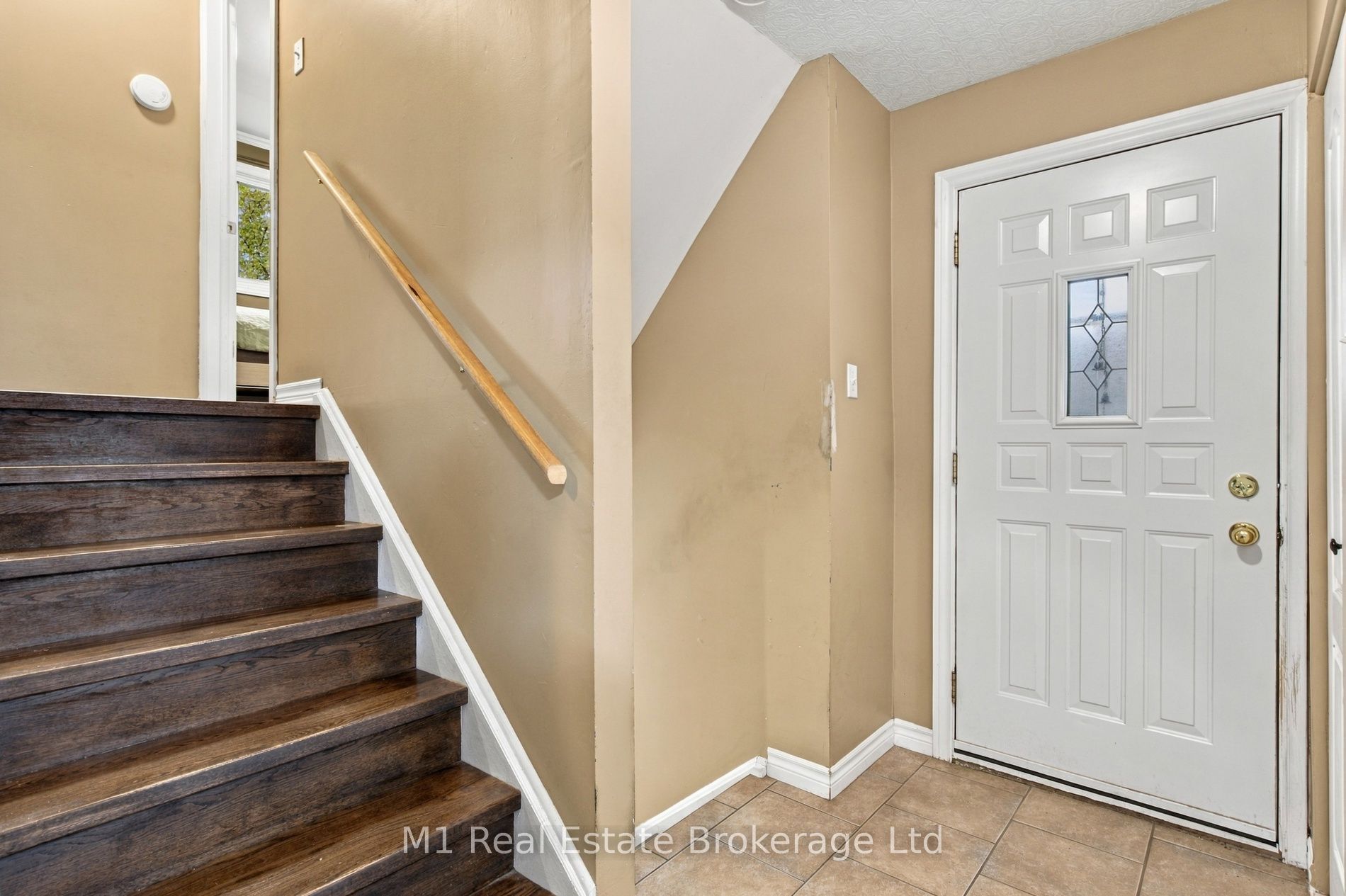 16 Eliot Place