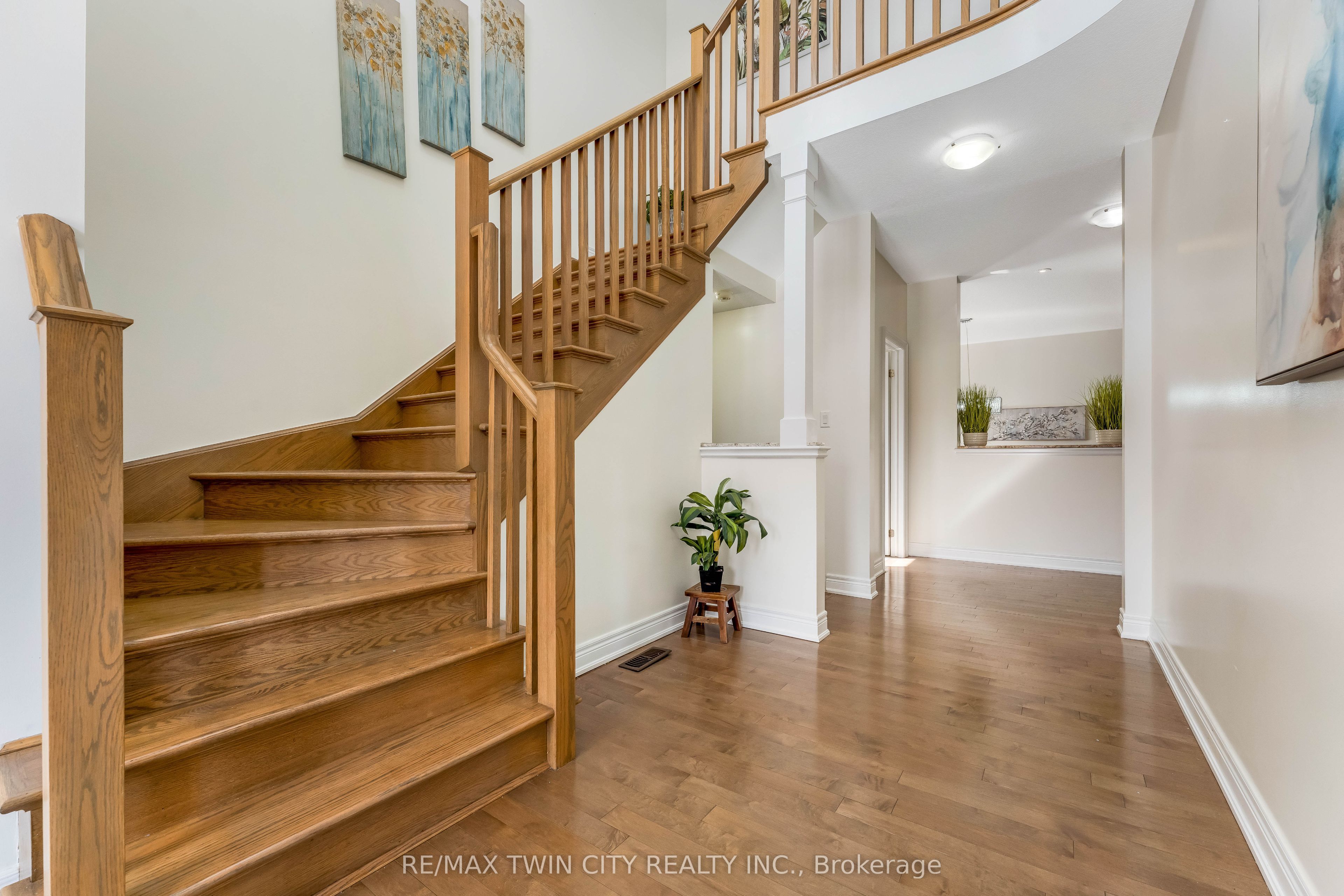 145 Redtail Street