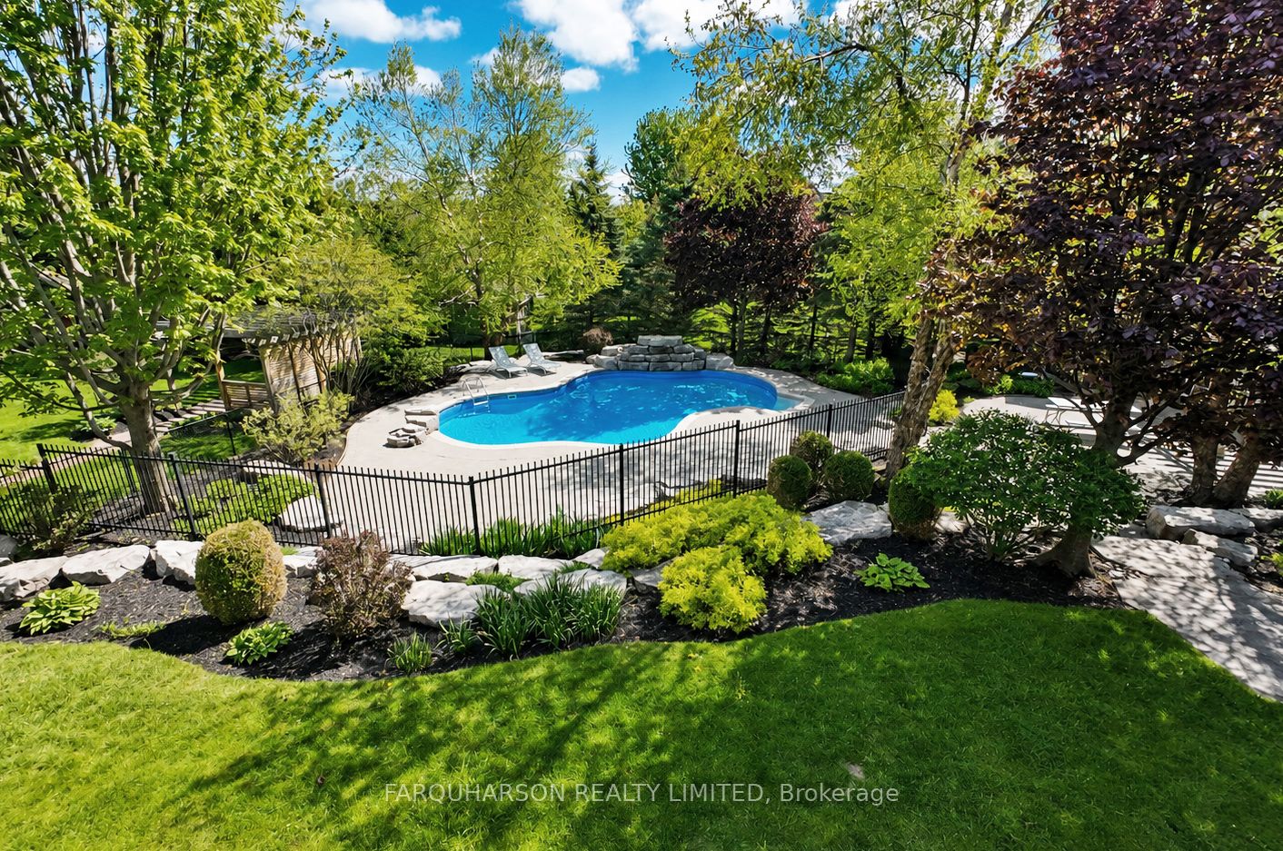 15 Forestgreen Drive