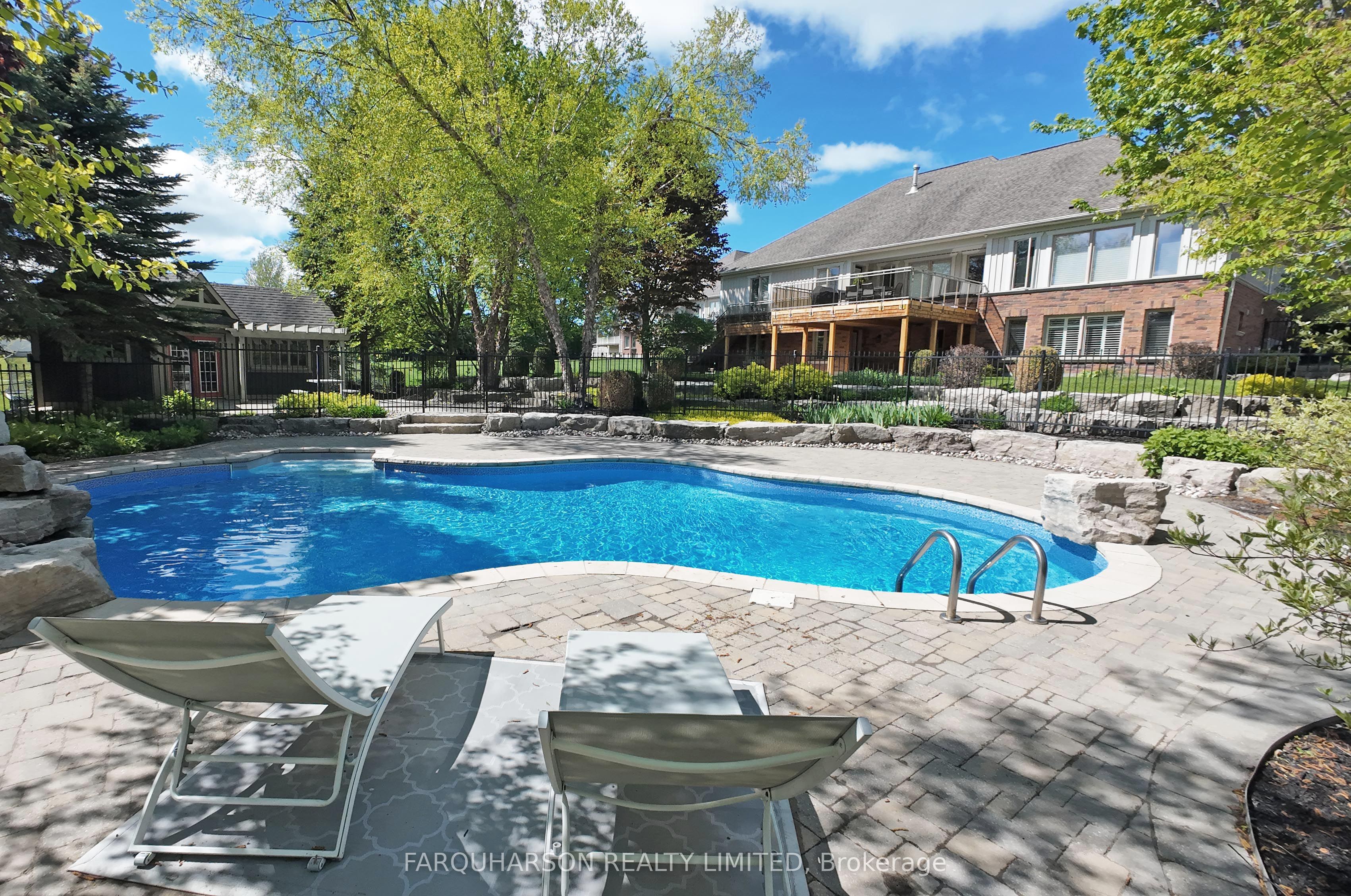 15 Forestgreen Drive