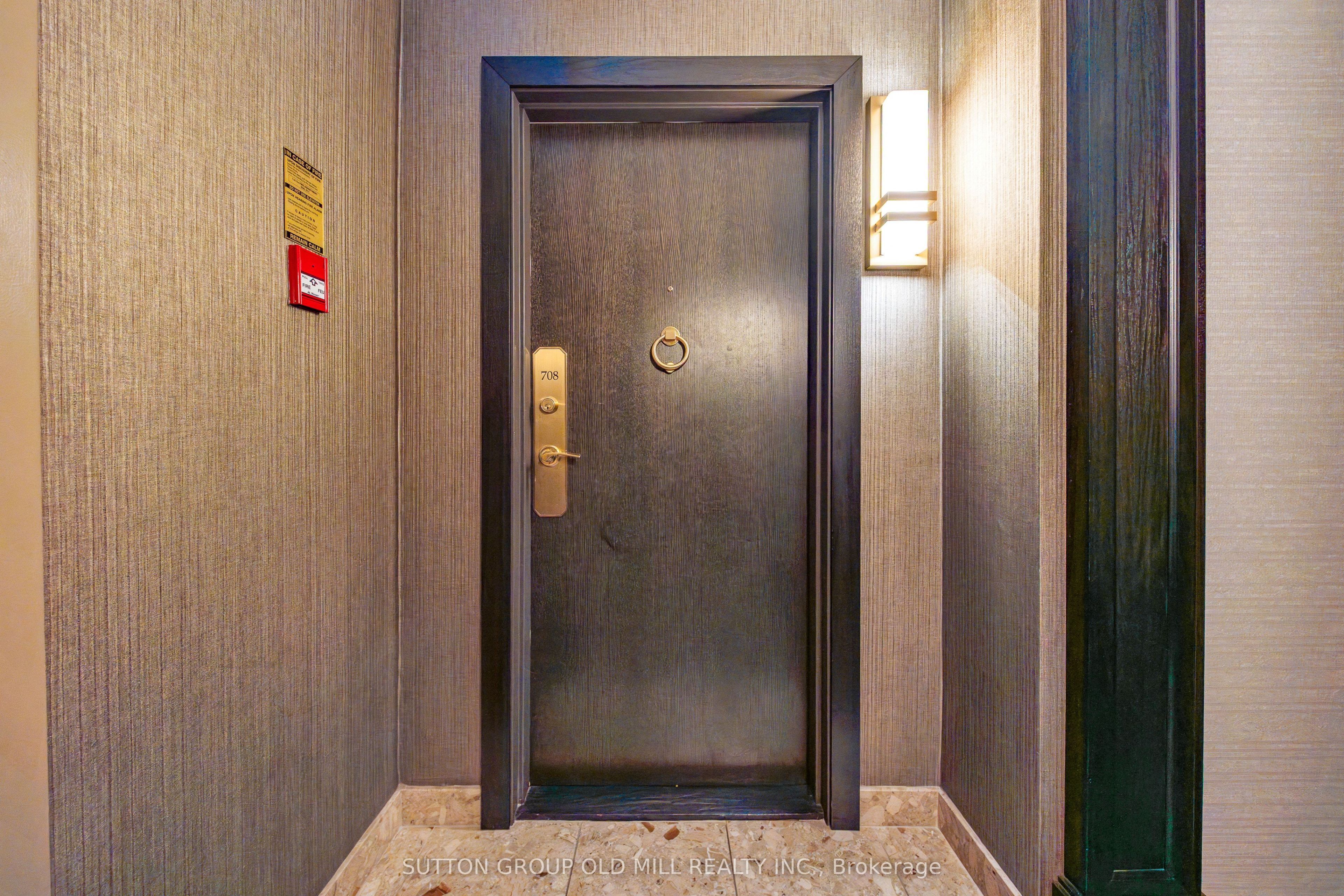 820 Burnhamthorpe Road 708