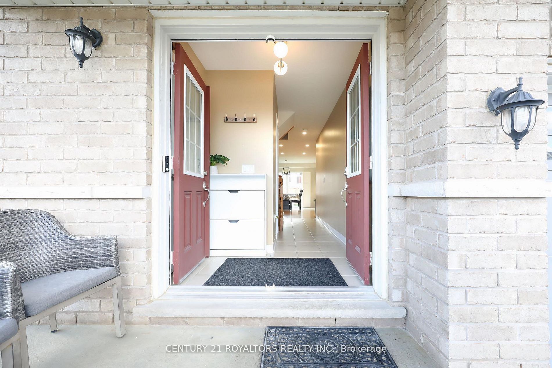 386 Thompson Street