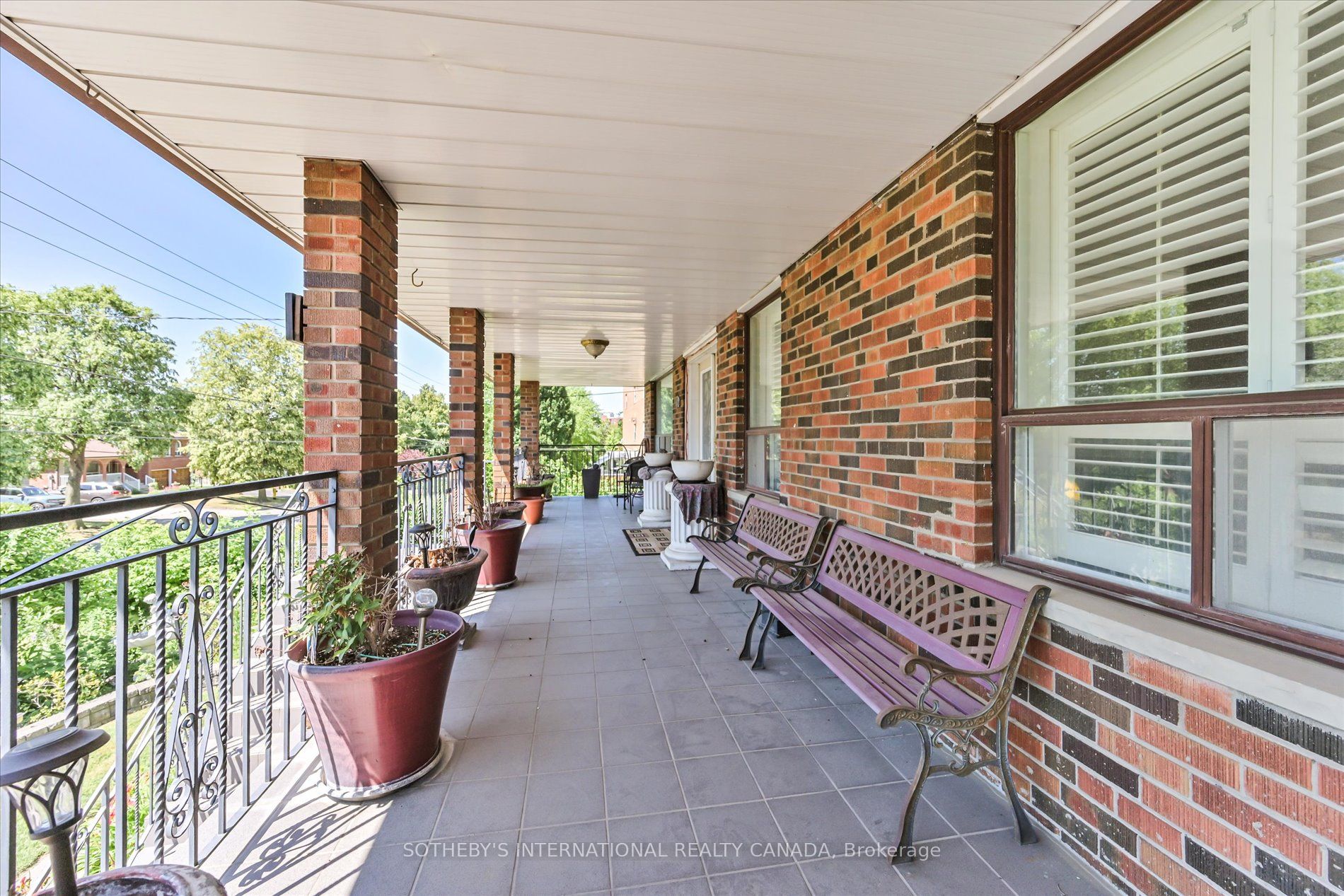 502 Queens Drive