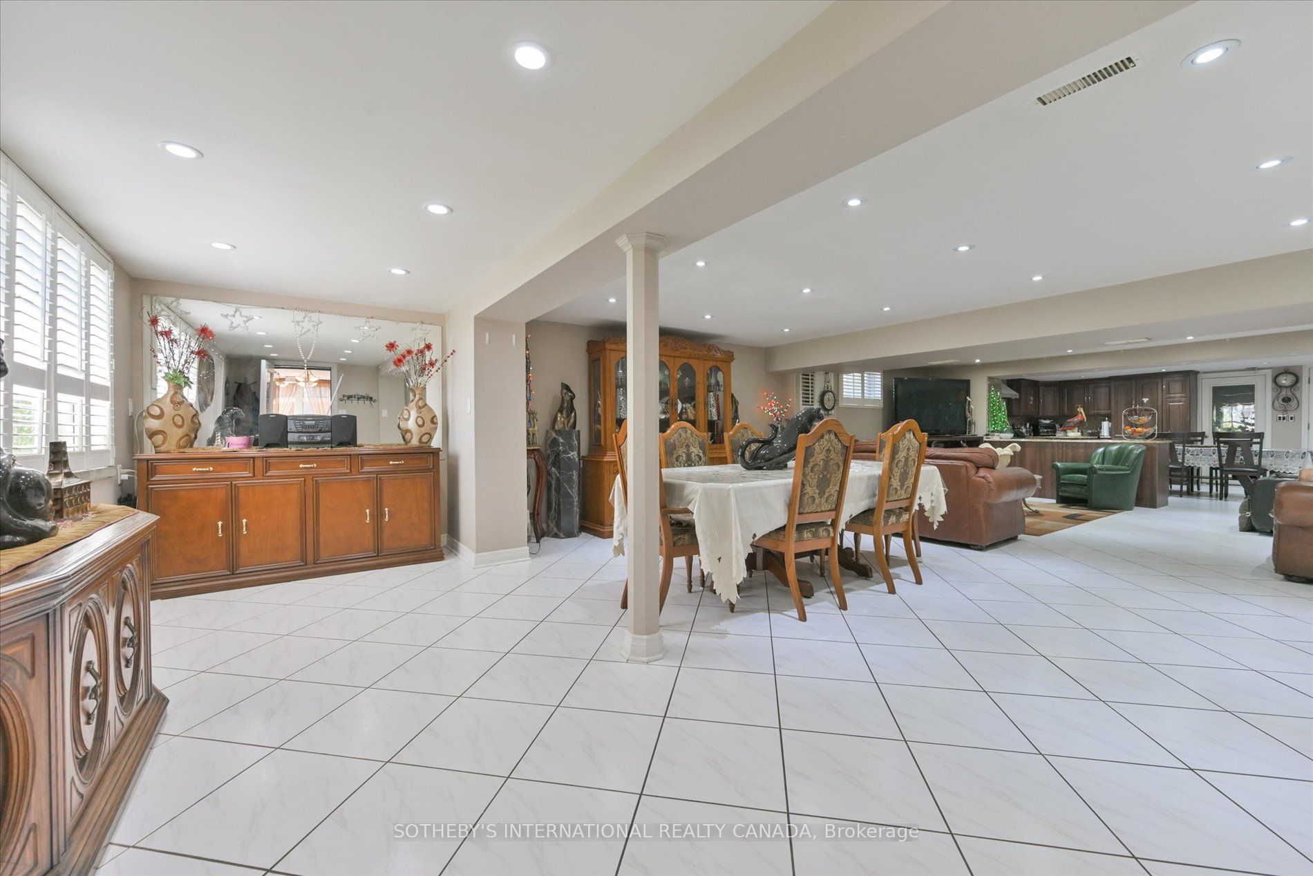 502 Queens Drive
