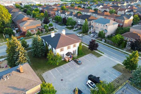 83 Dawson Manor Boulevard Newmarket ON L3X 2H5